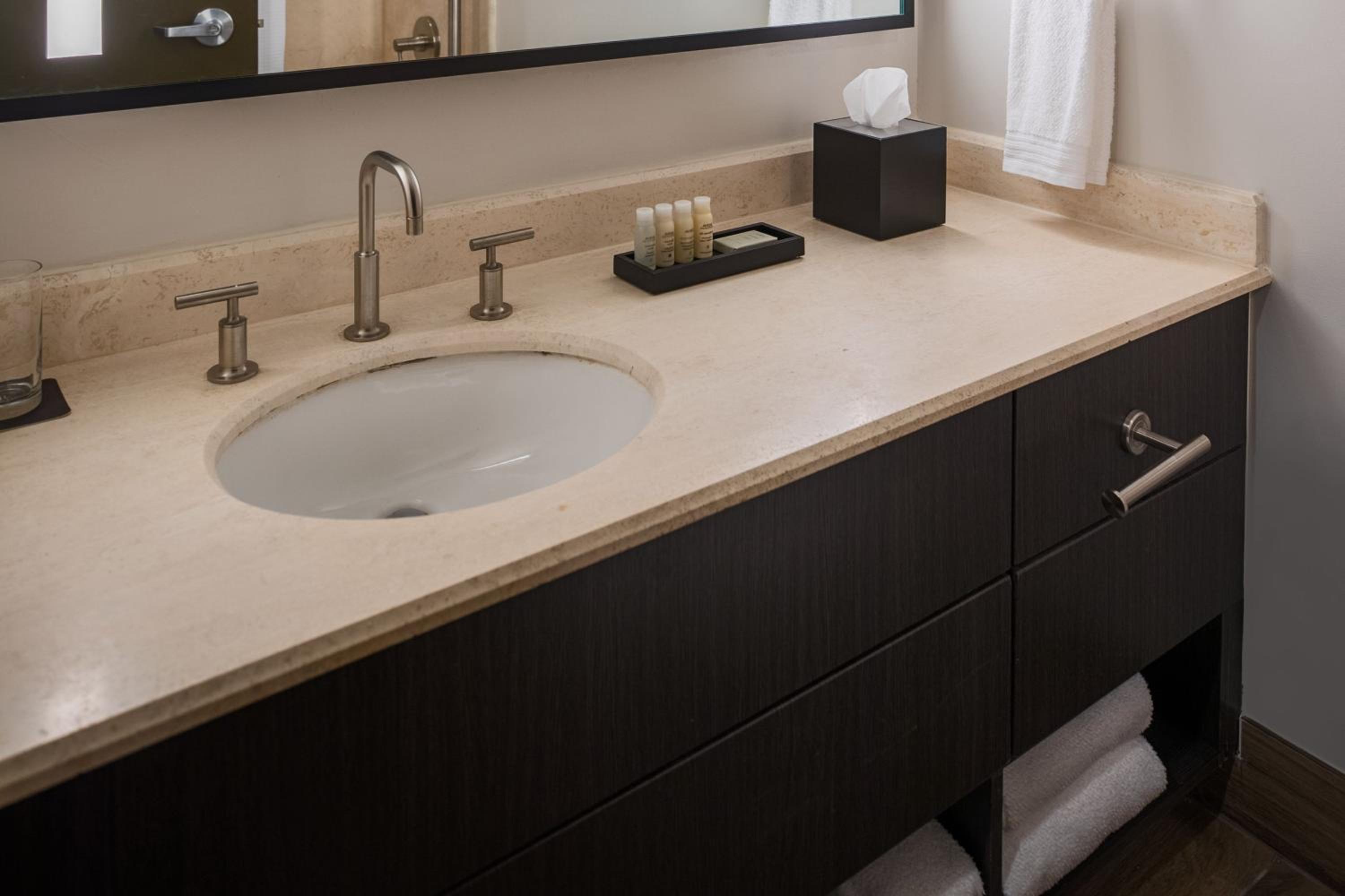Double Queen Room - Photo 3