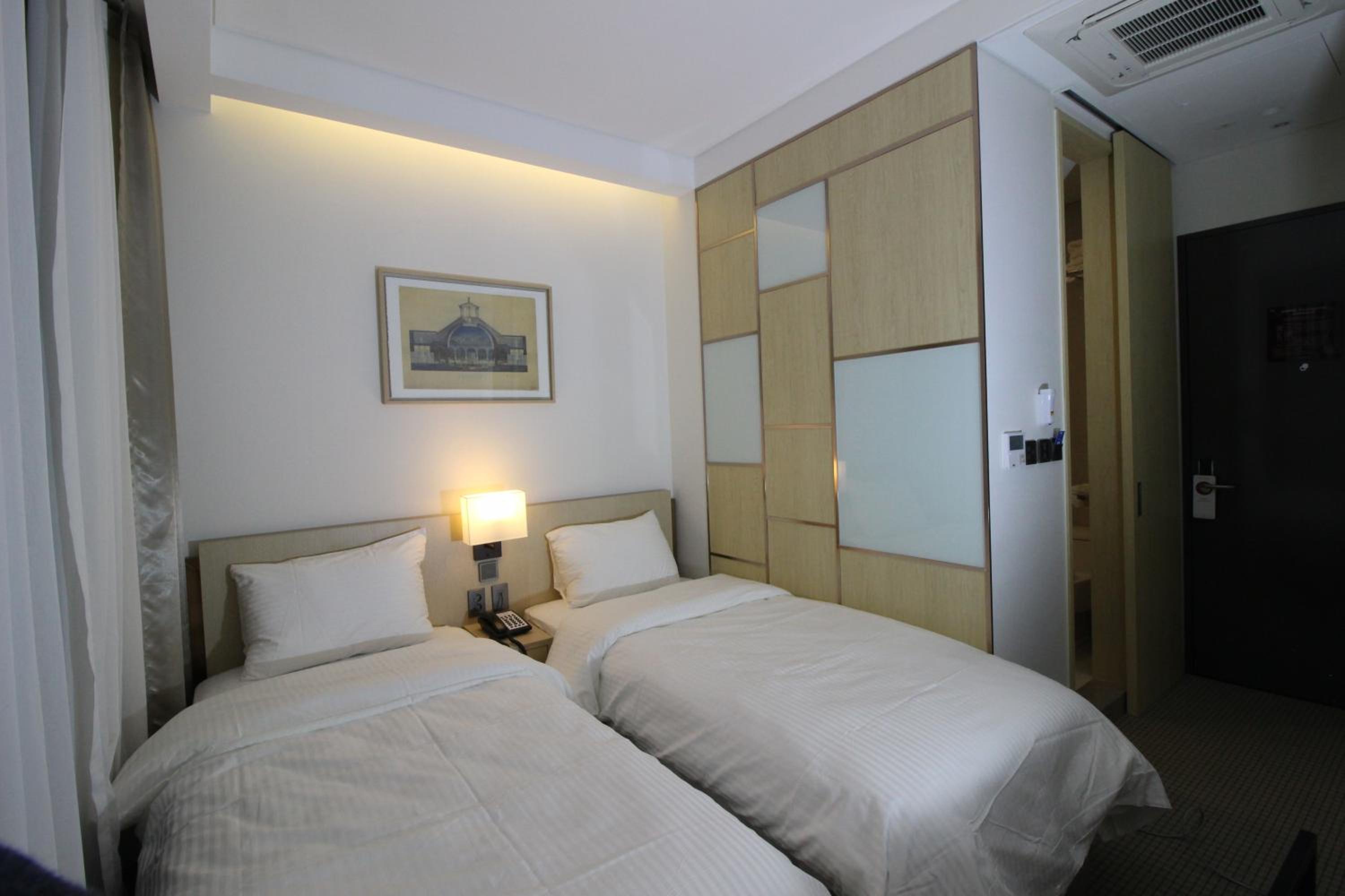 Economy Twin Room