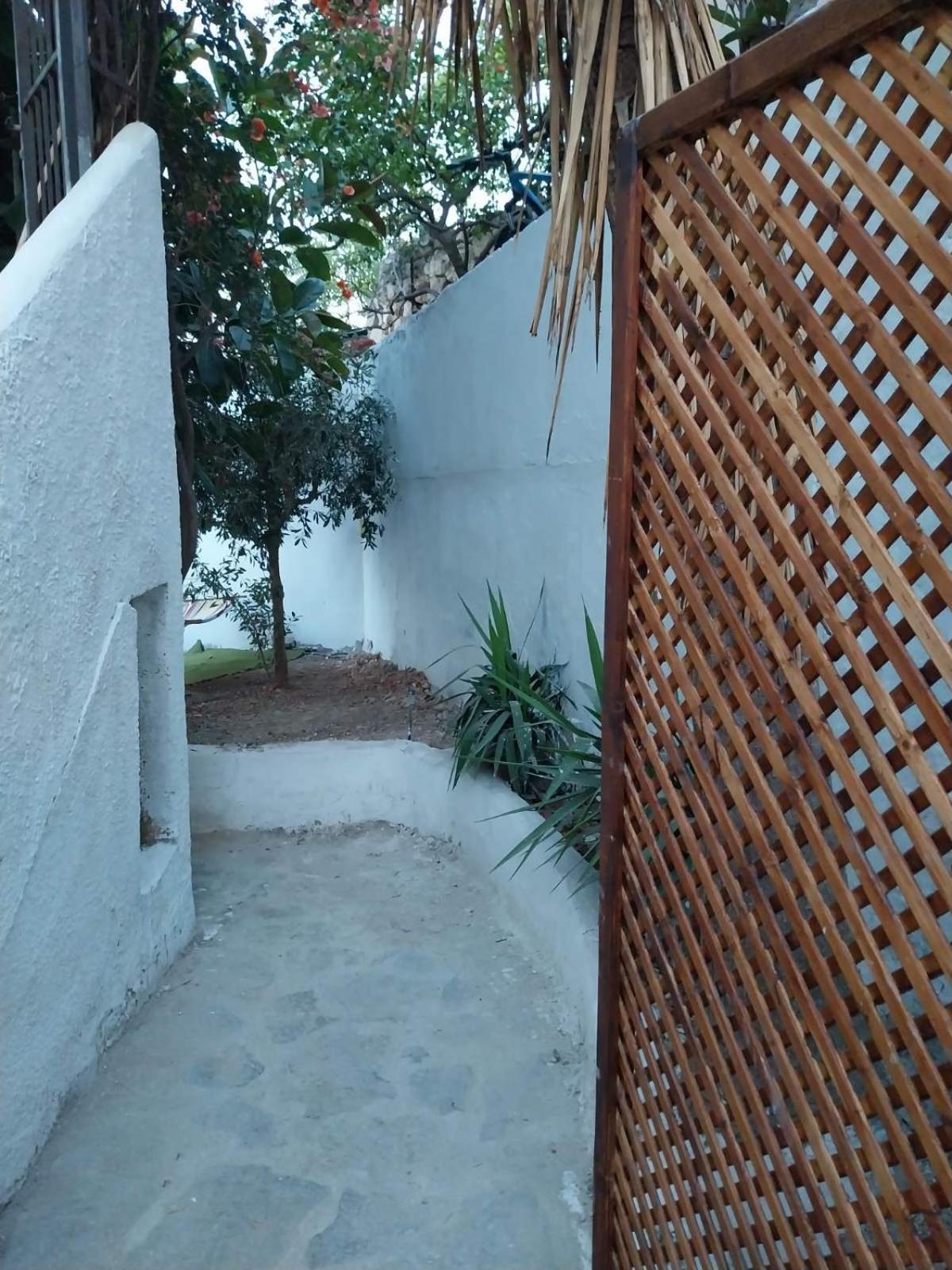 One-Bedroom House photo 2