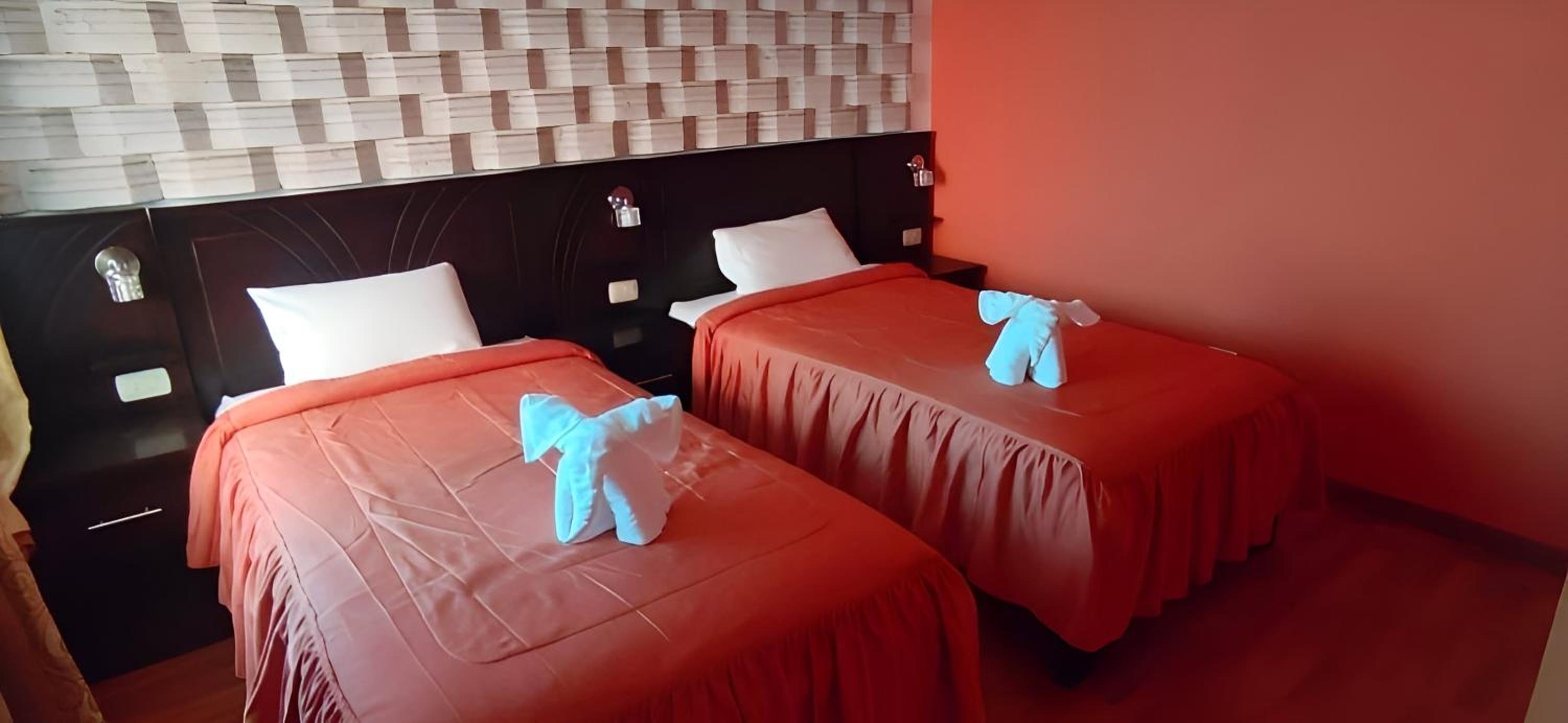 Twin Room with Private Bathroom photo 2
