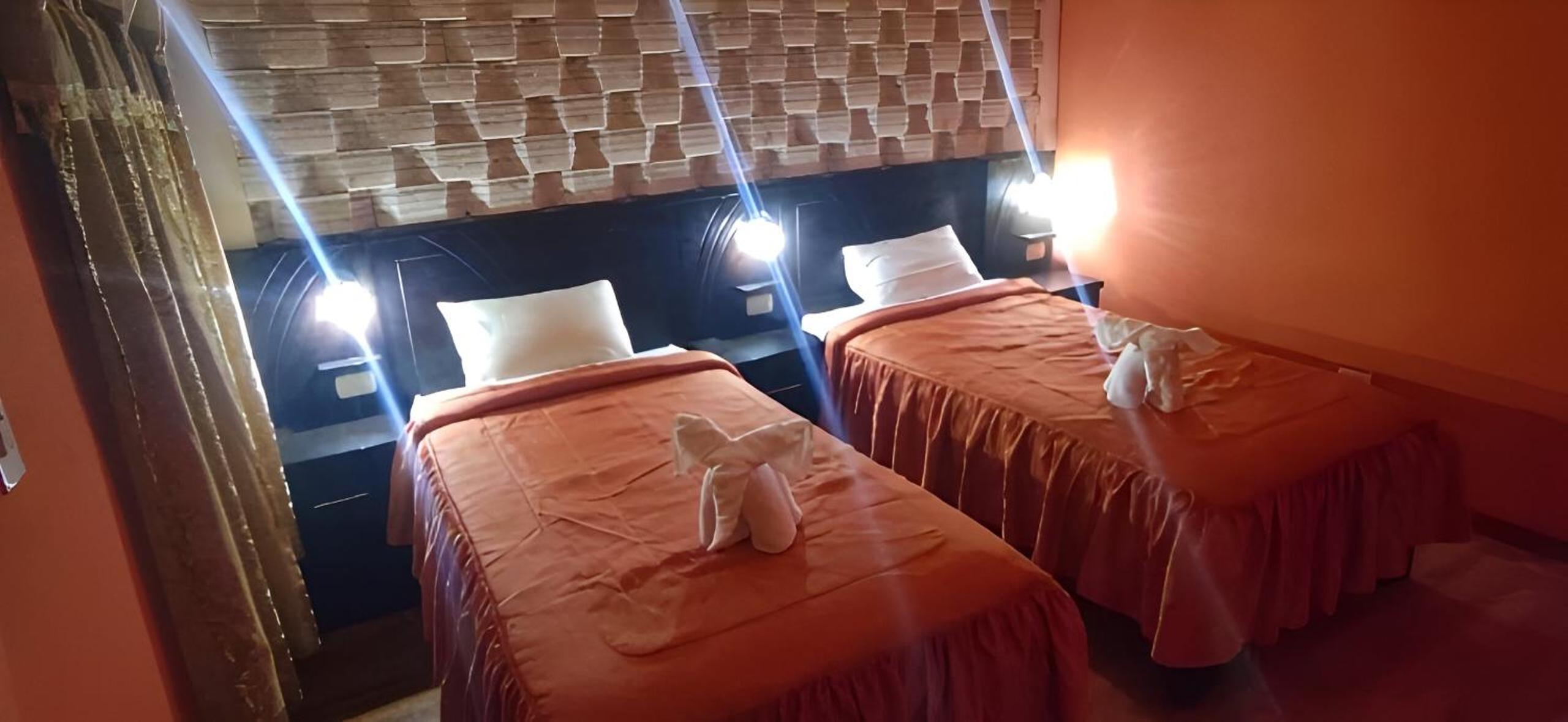 Twin Room with Private Bathroom photo 3