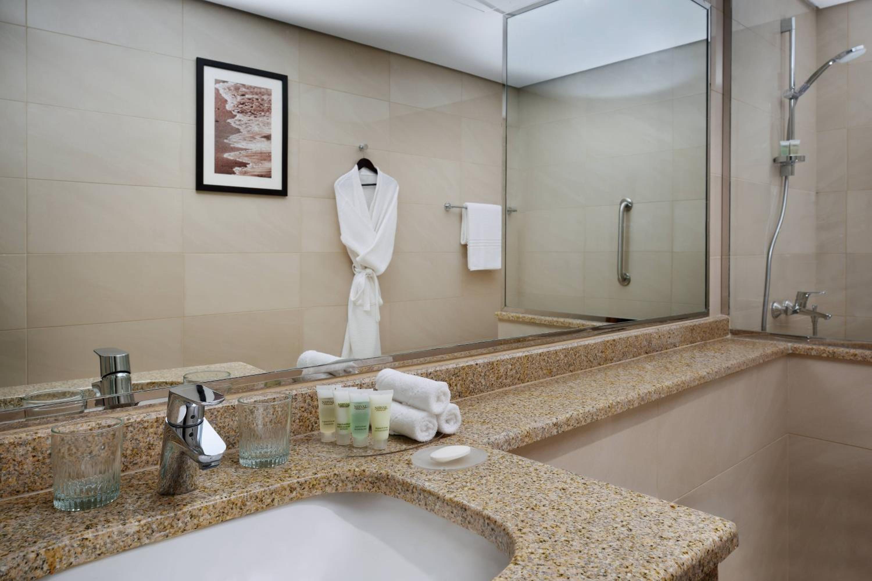 1 Bedroom Suite, 1 King photo 3