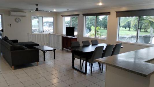 Apartment photo 2