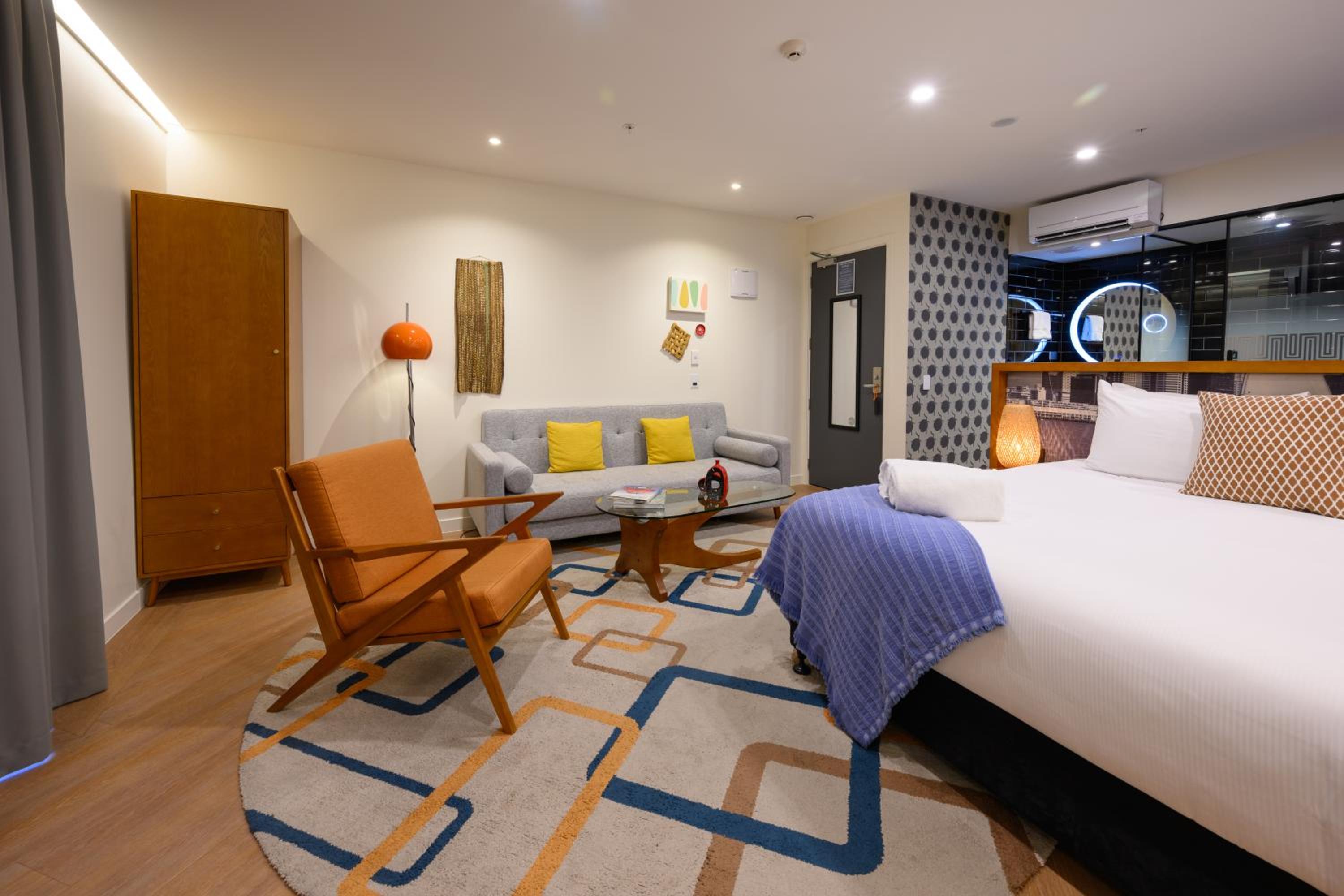 Superior King Room - Photo 9
