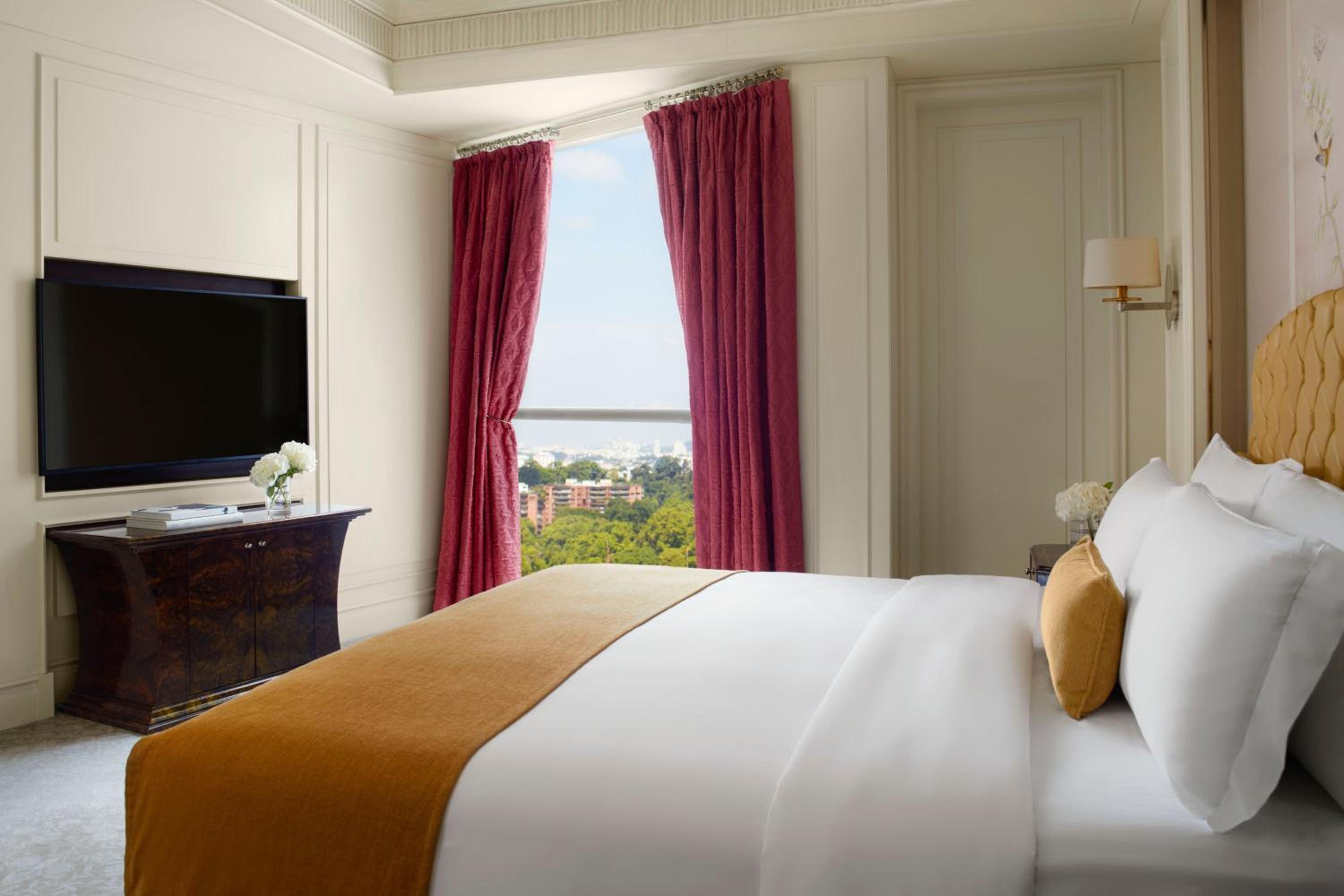 St. Regis, Suite, 1 King Bed, Botanical Garden View St. Regis, Suite, 1 King Bed, Botanical Garden View