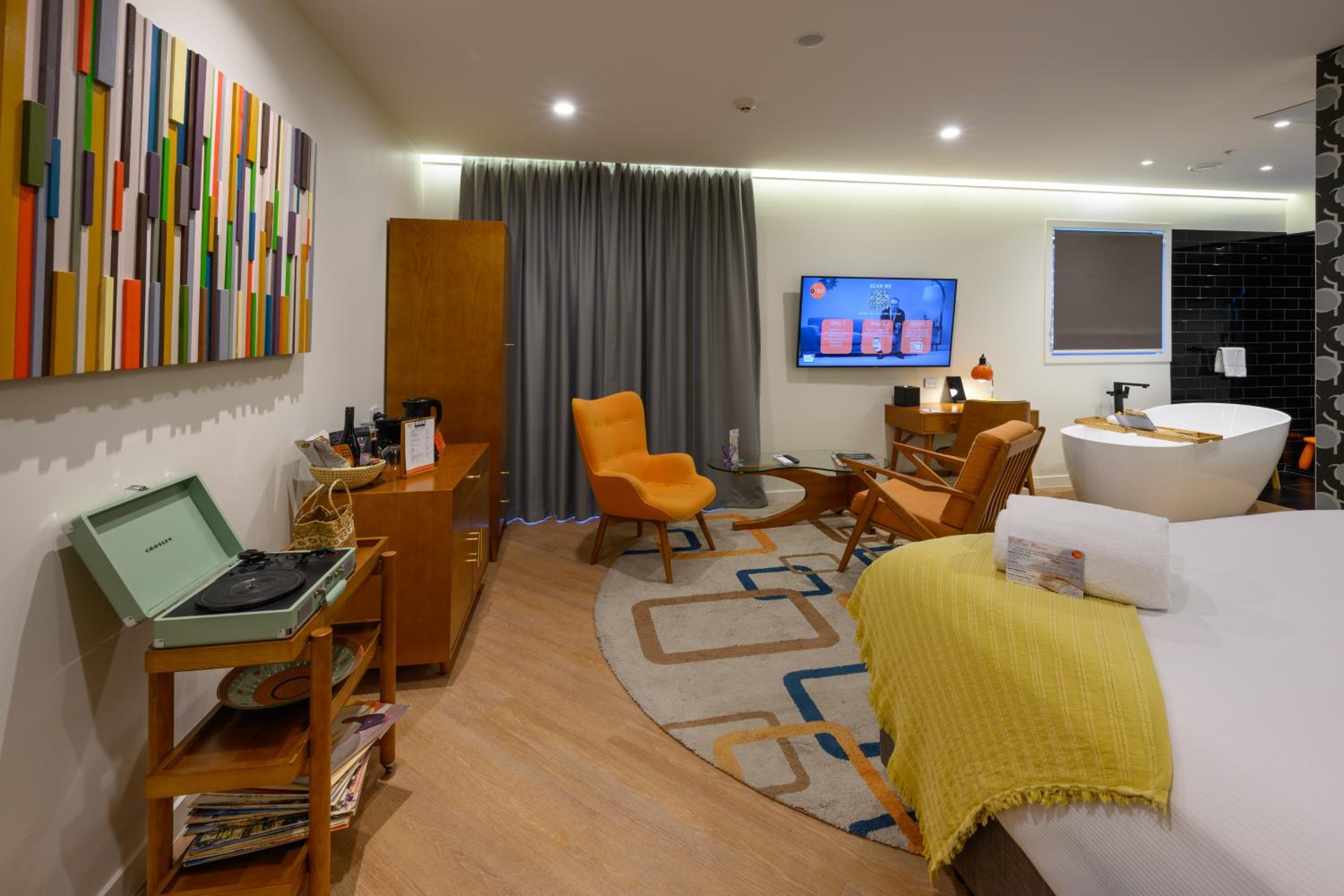 Suite - Photo 7