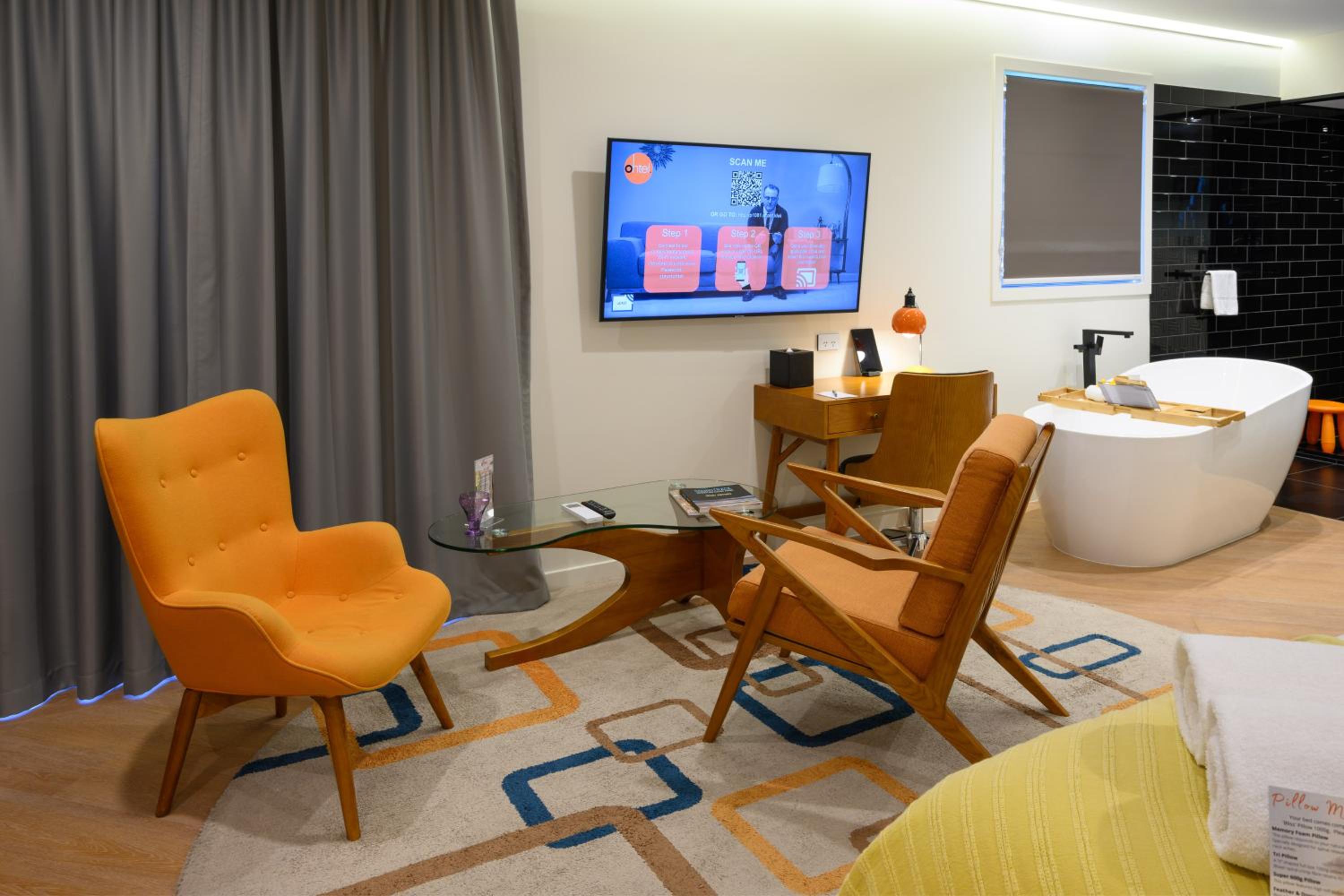 Suite - Photo 8