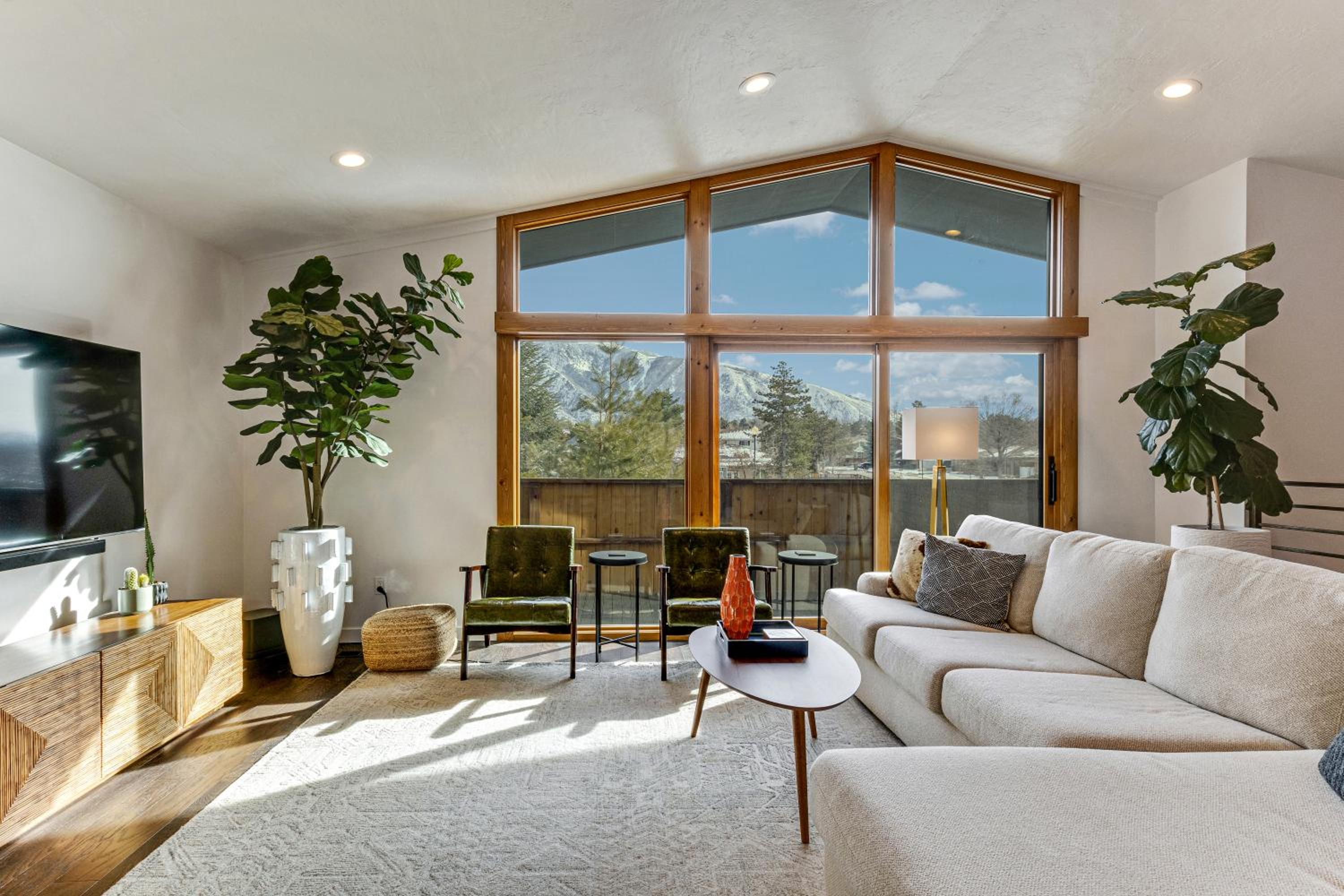 Four-Bedroom House photo 2