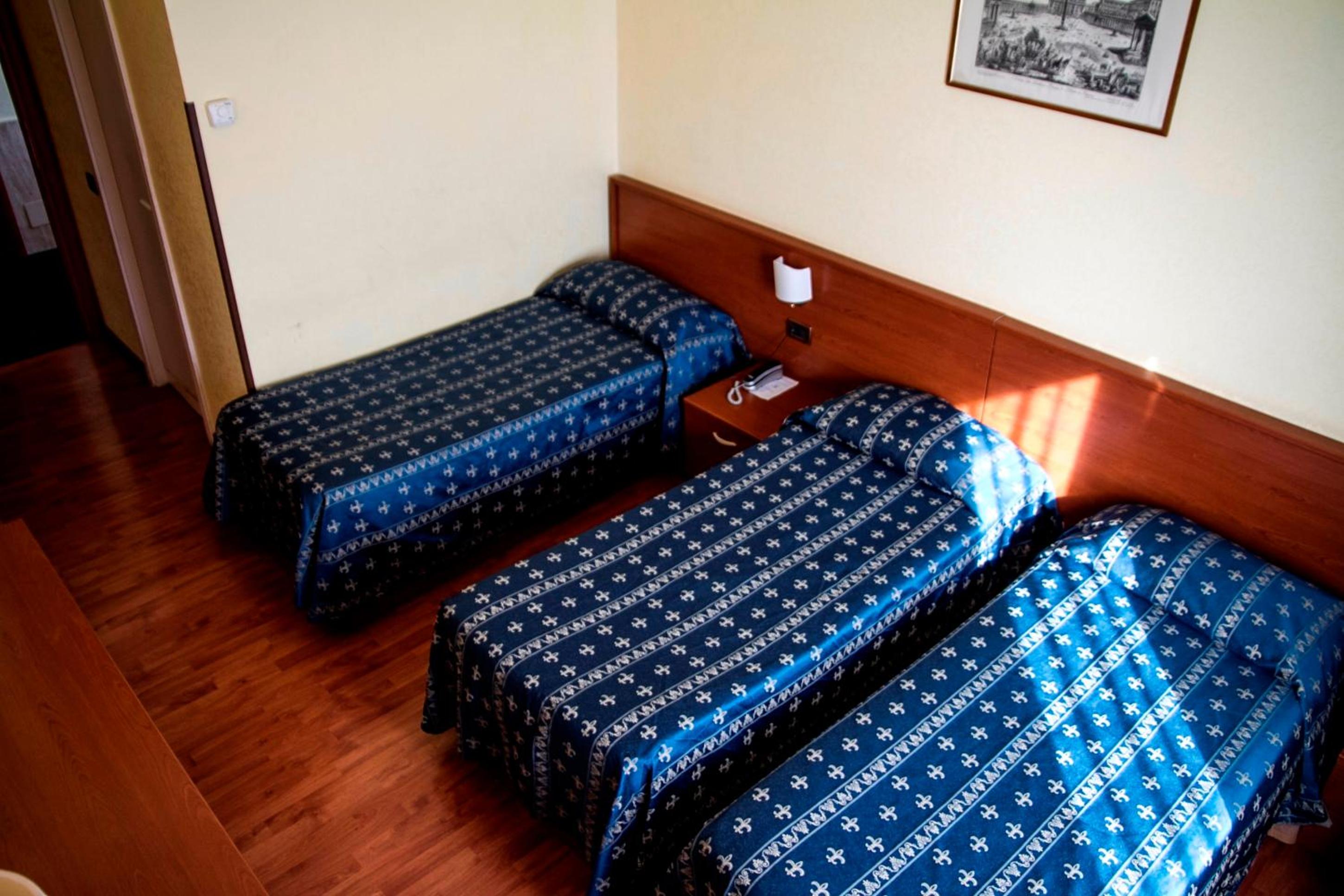 Economy Triple Room