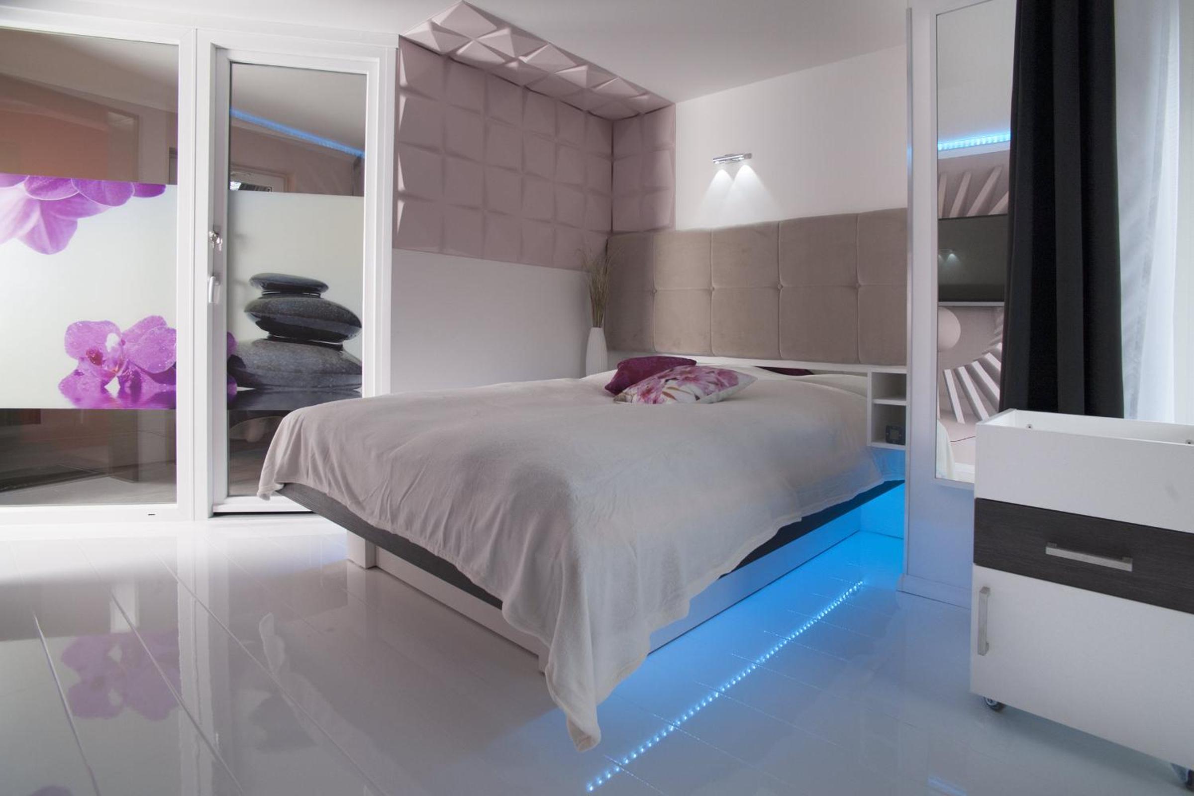 Deluxe Double or Twin Room photo 1