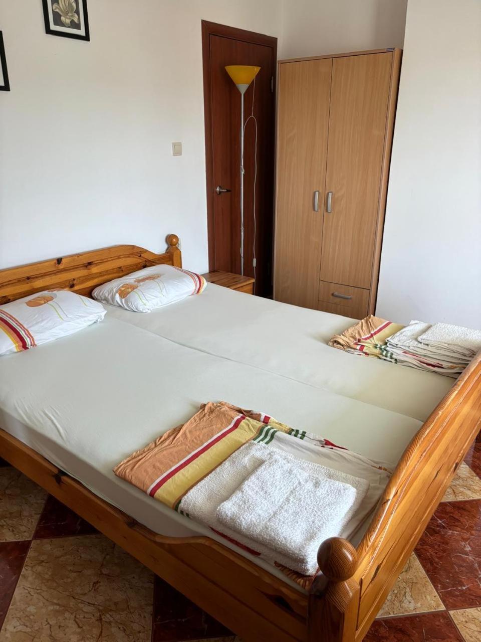 One-Bedroom Apartment With Balcony And Sea View