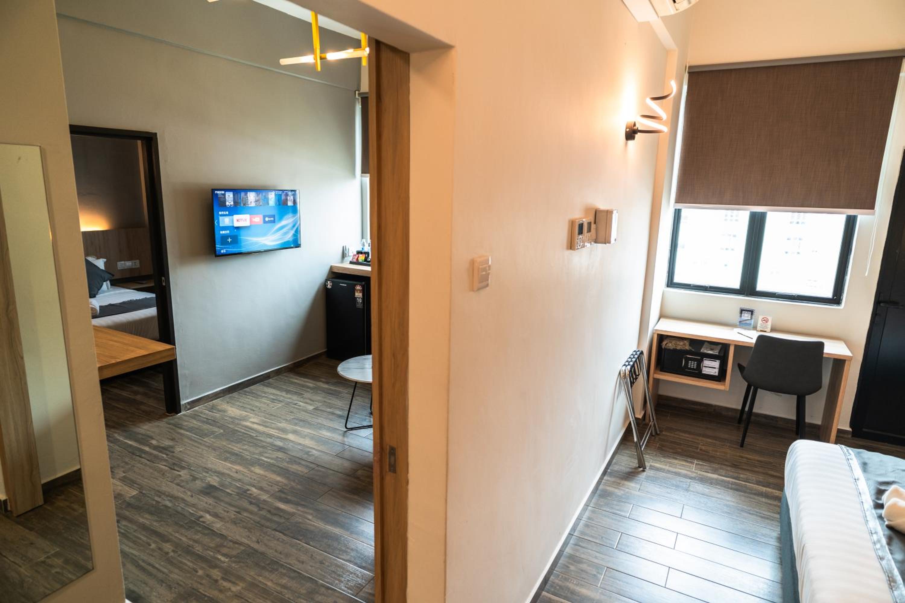 1-Bedroom Suite - Photo 13