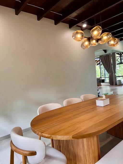 Villa photo 2
