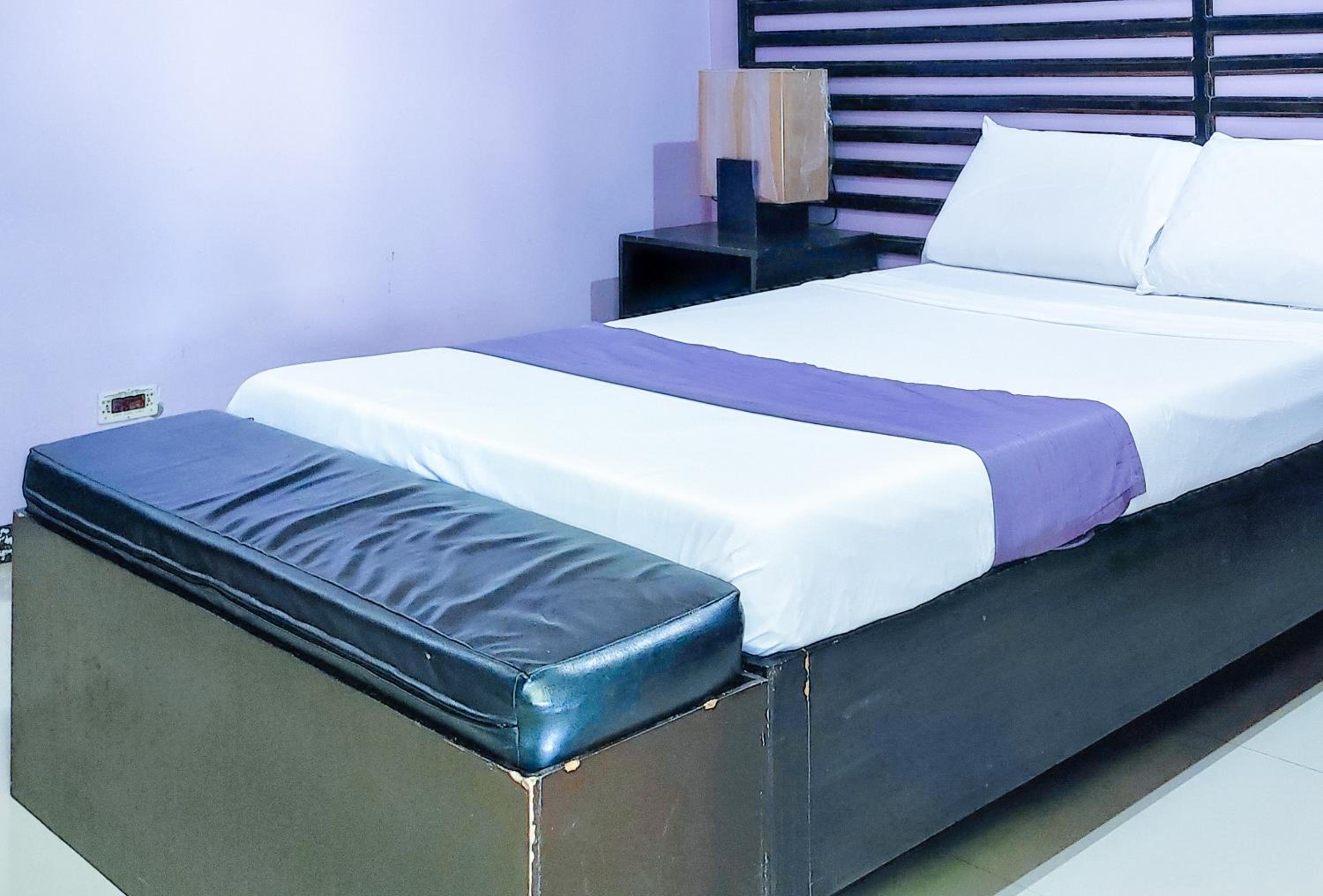 Deluxe Room - Photo 5