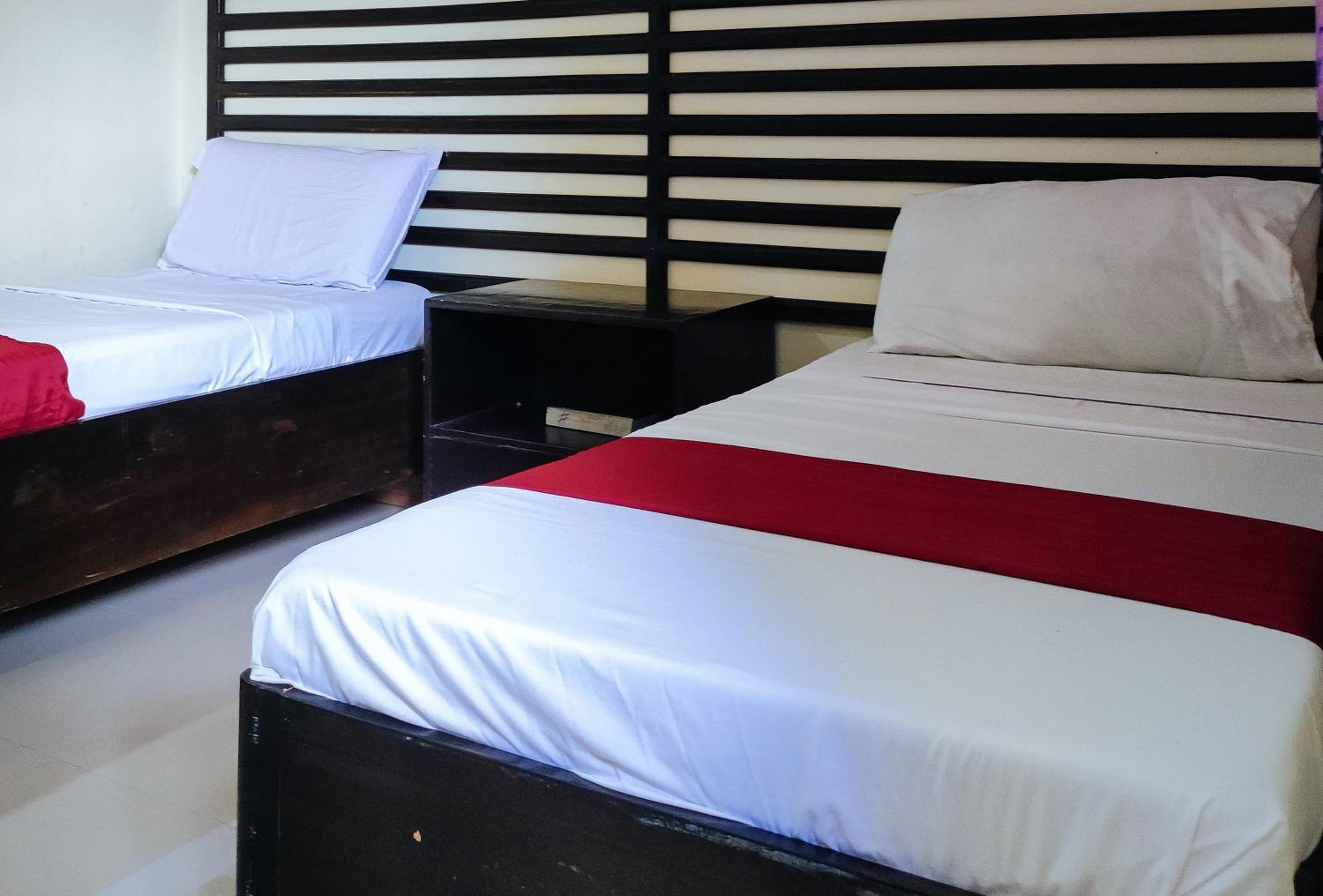 Twin Room - Photo 5
