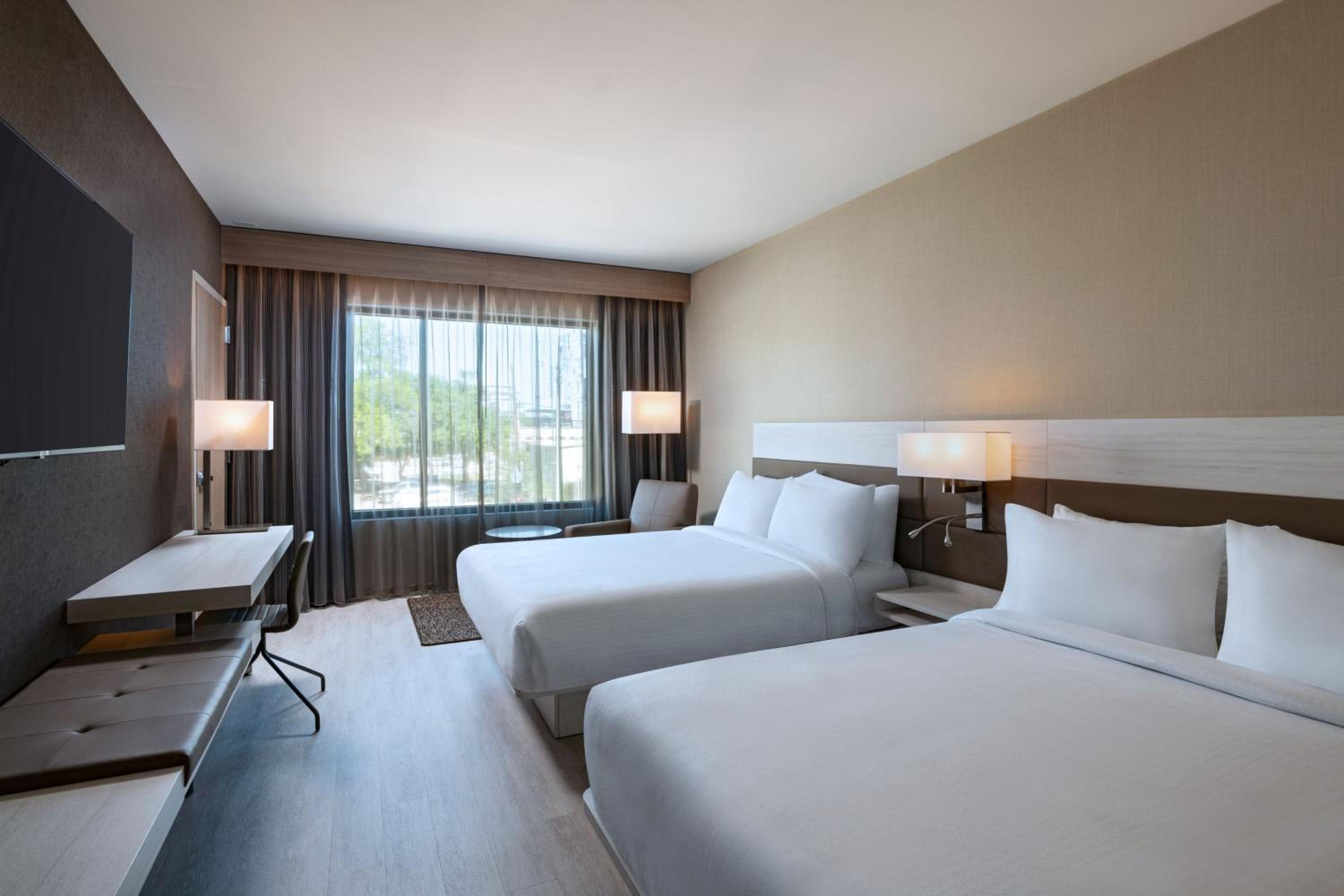 Queen Room with Two Queen Beds - Hearing Accessible
