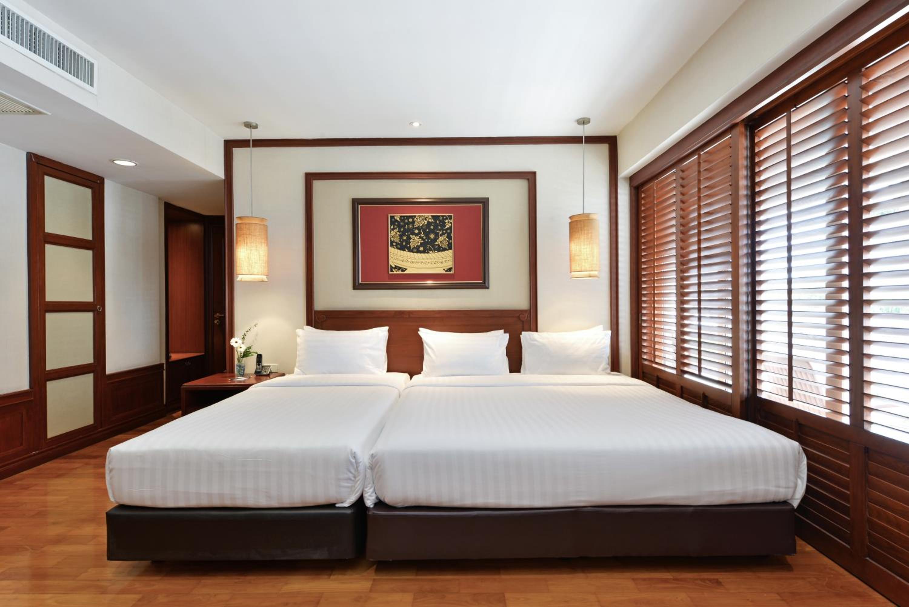 Two Bedroom Executive Family (6 people)