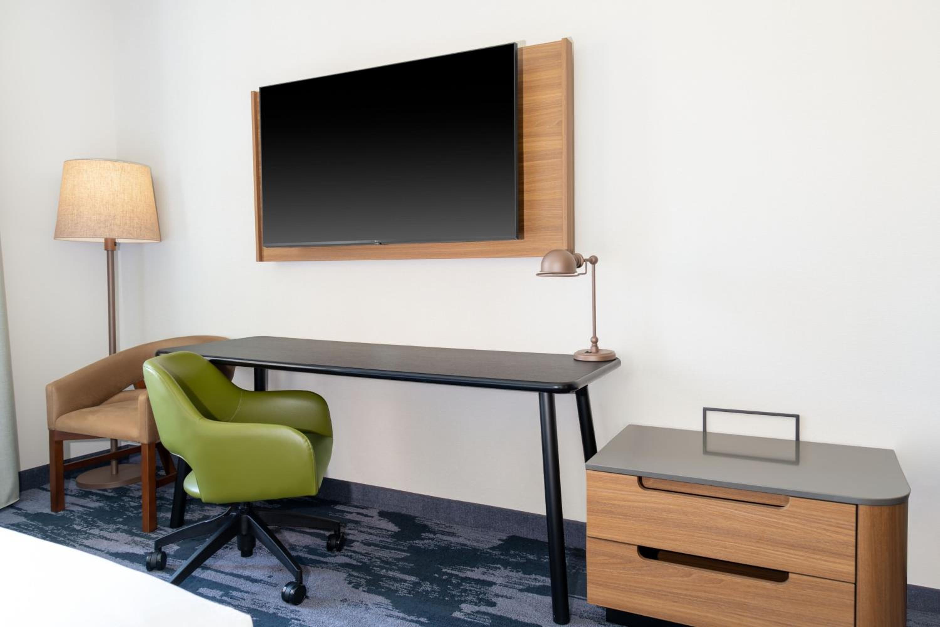 Extended King Suite with Sofa Bed - Photo 3