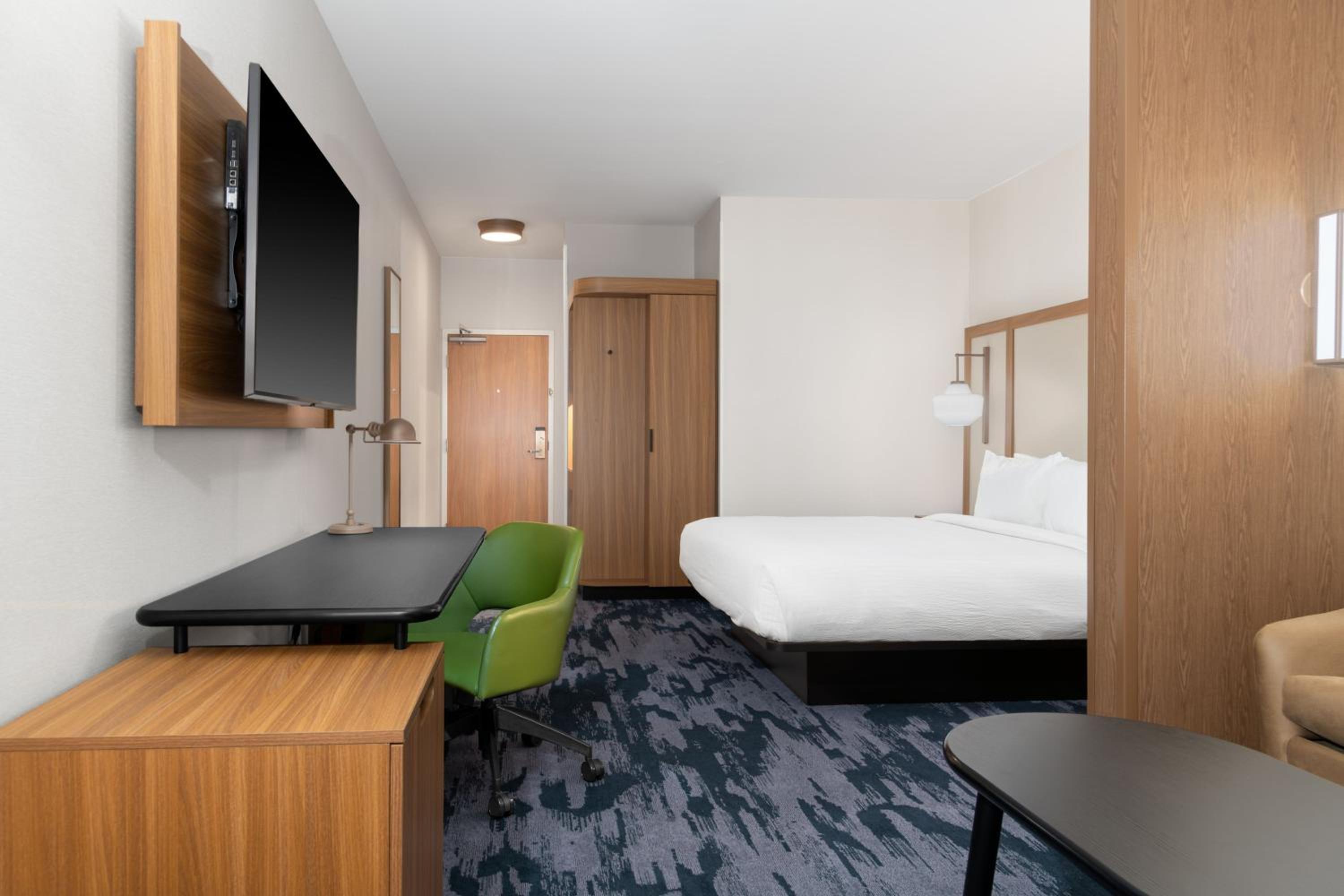 Extended King Suite with Sofa Bed - Photo 2