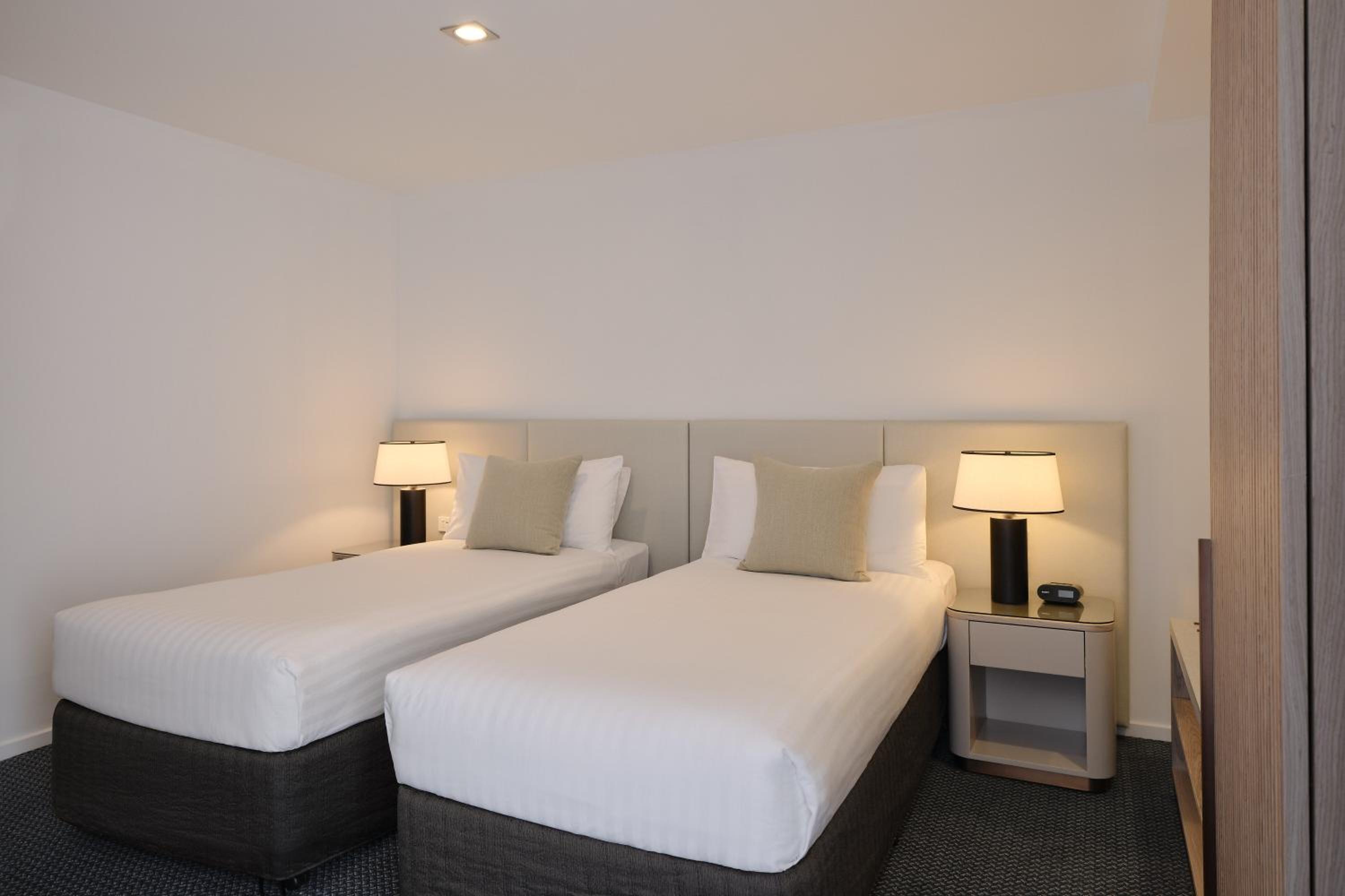 One-Bedroom Apartment With Twin Beds photo 3