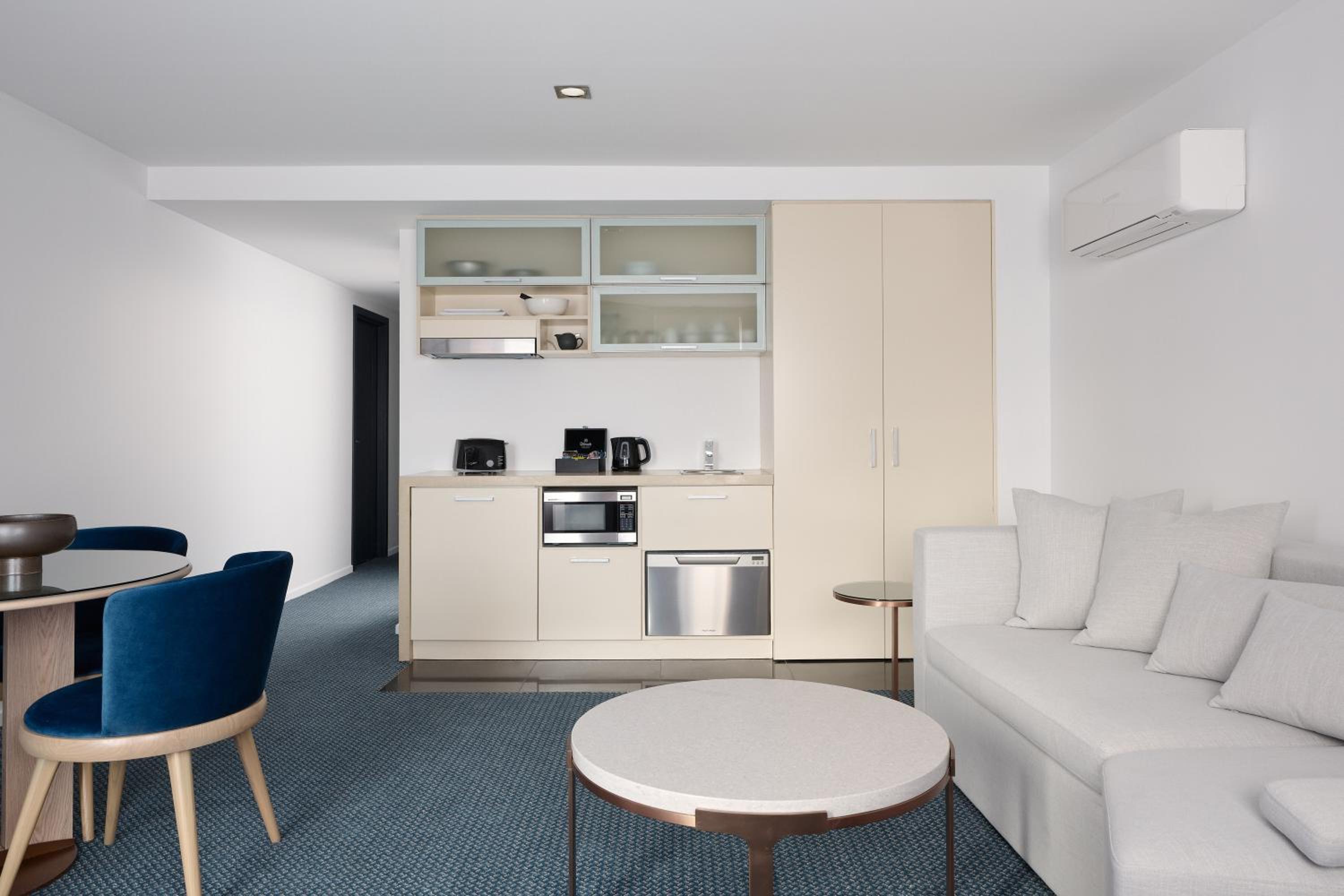 One Bedroom Apartment - Photo 2