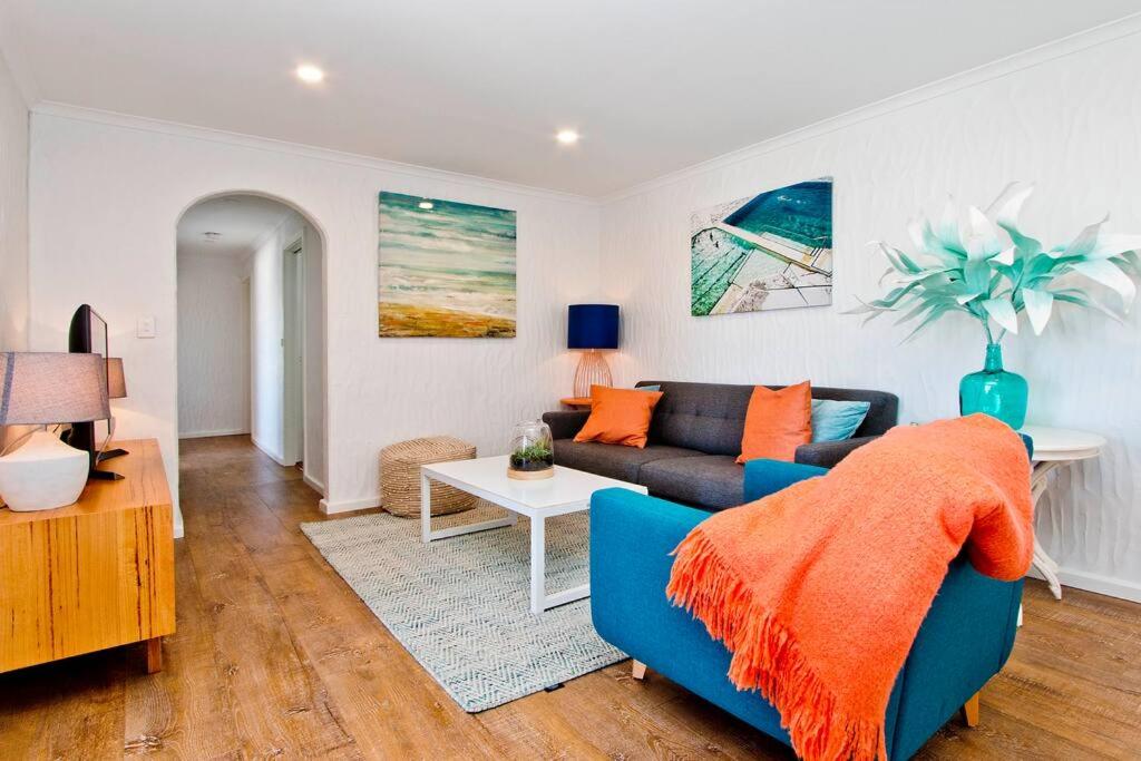 Three-Bedroom Apartment photo 1