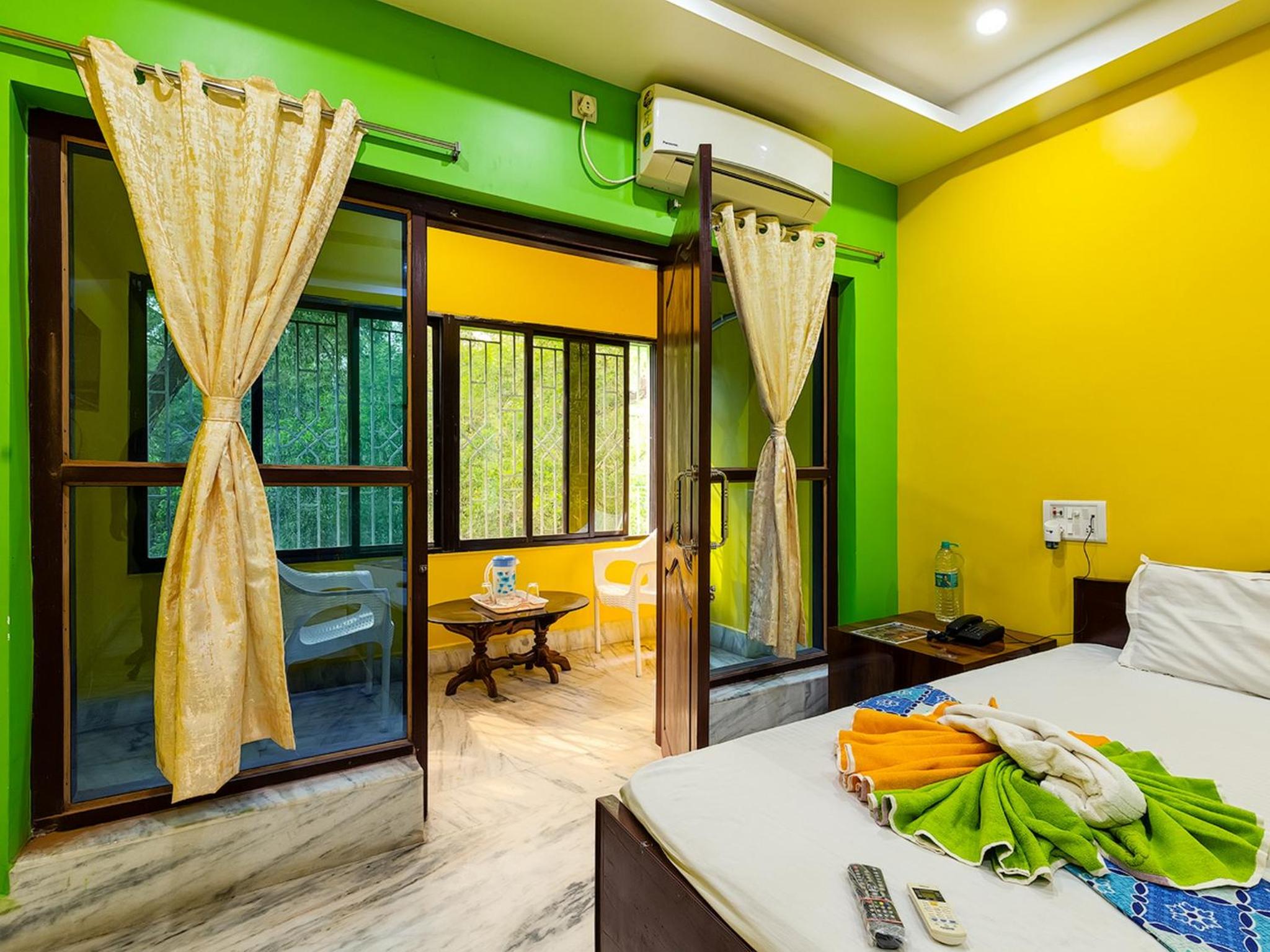Deluxe Double Room With Balcony photo 3