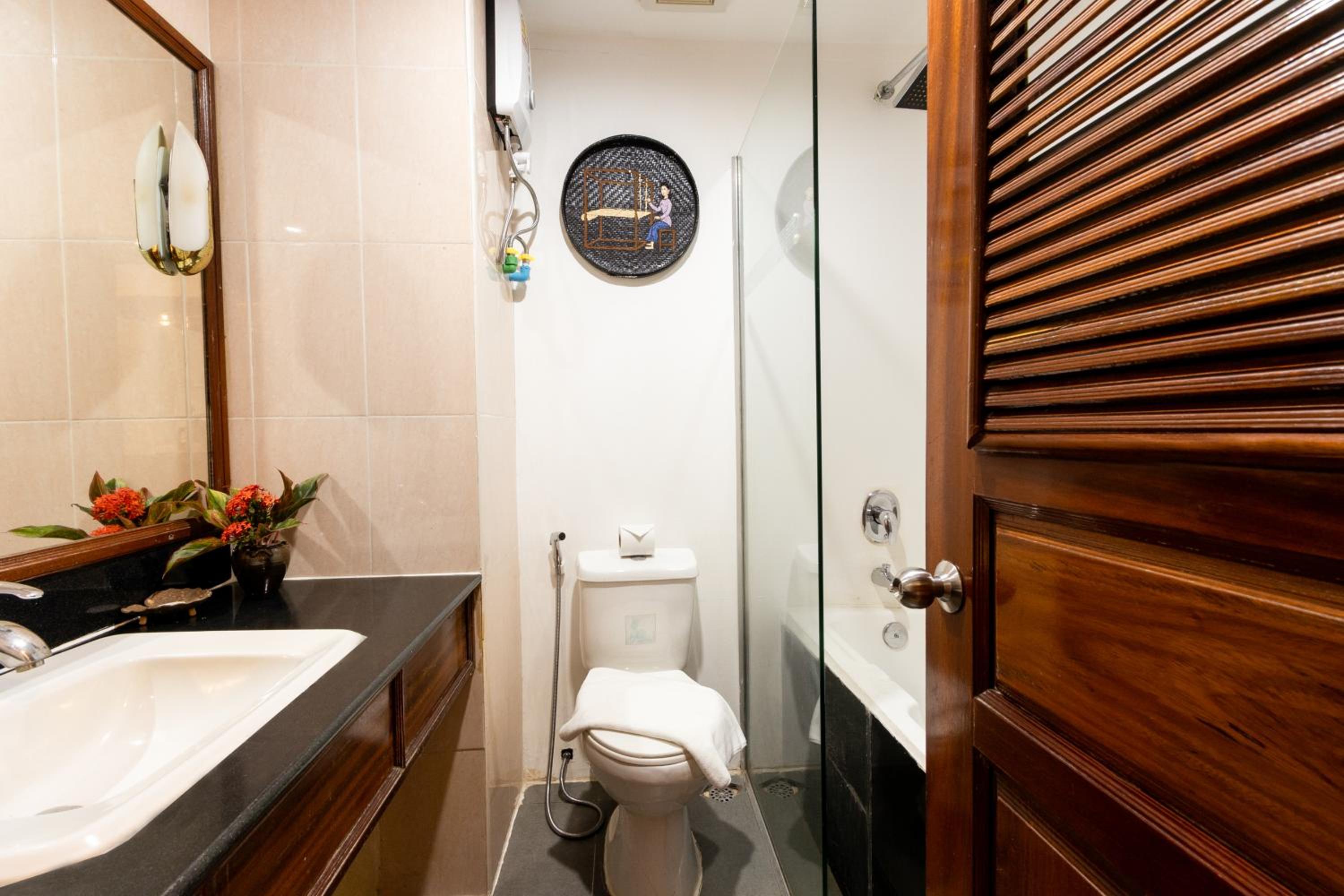 Deluxe Single Room with Balcony photo 2