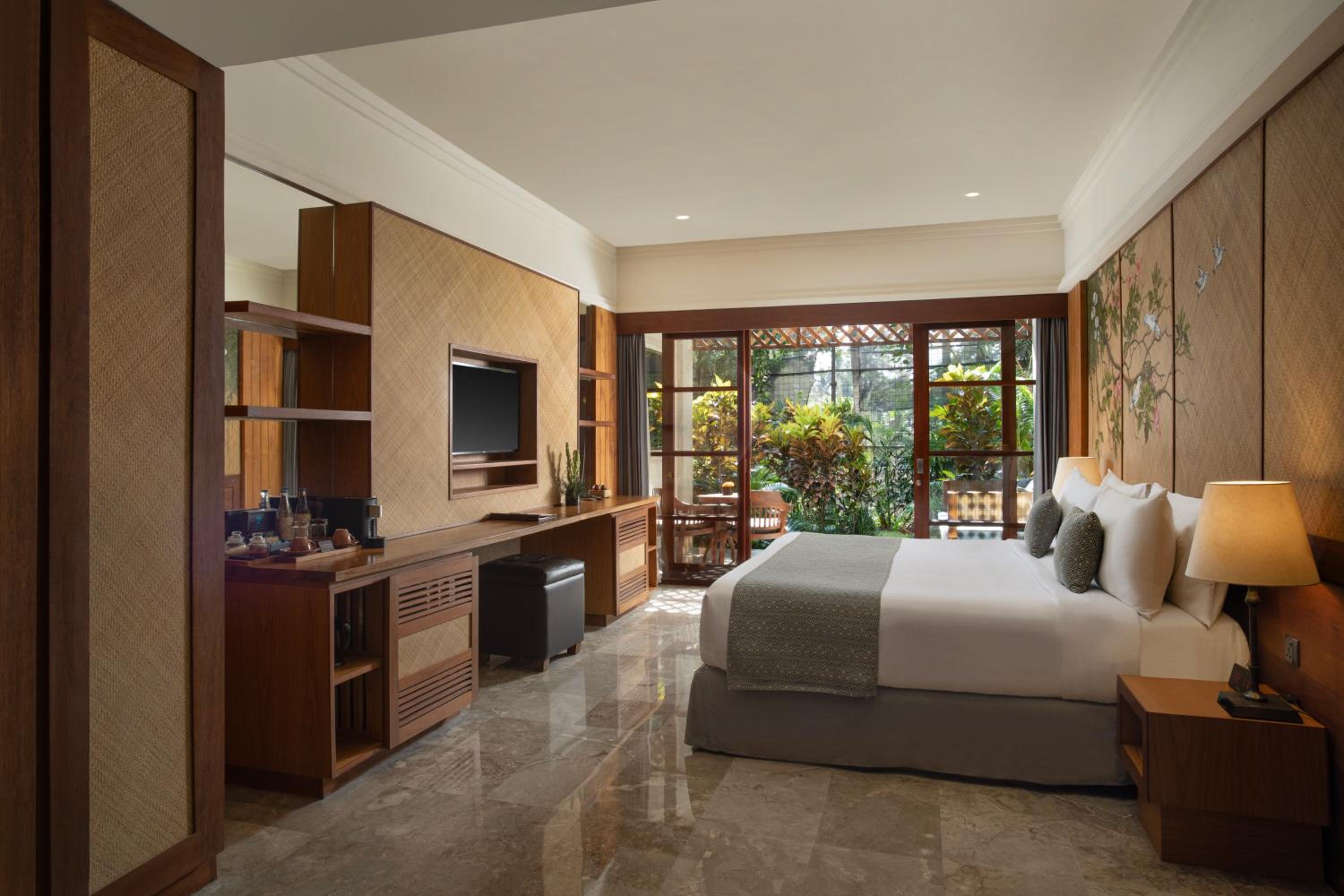 Grand Deluxe With Daily Spa