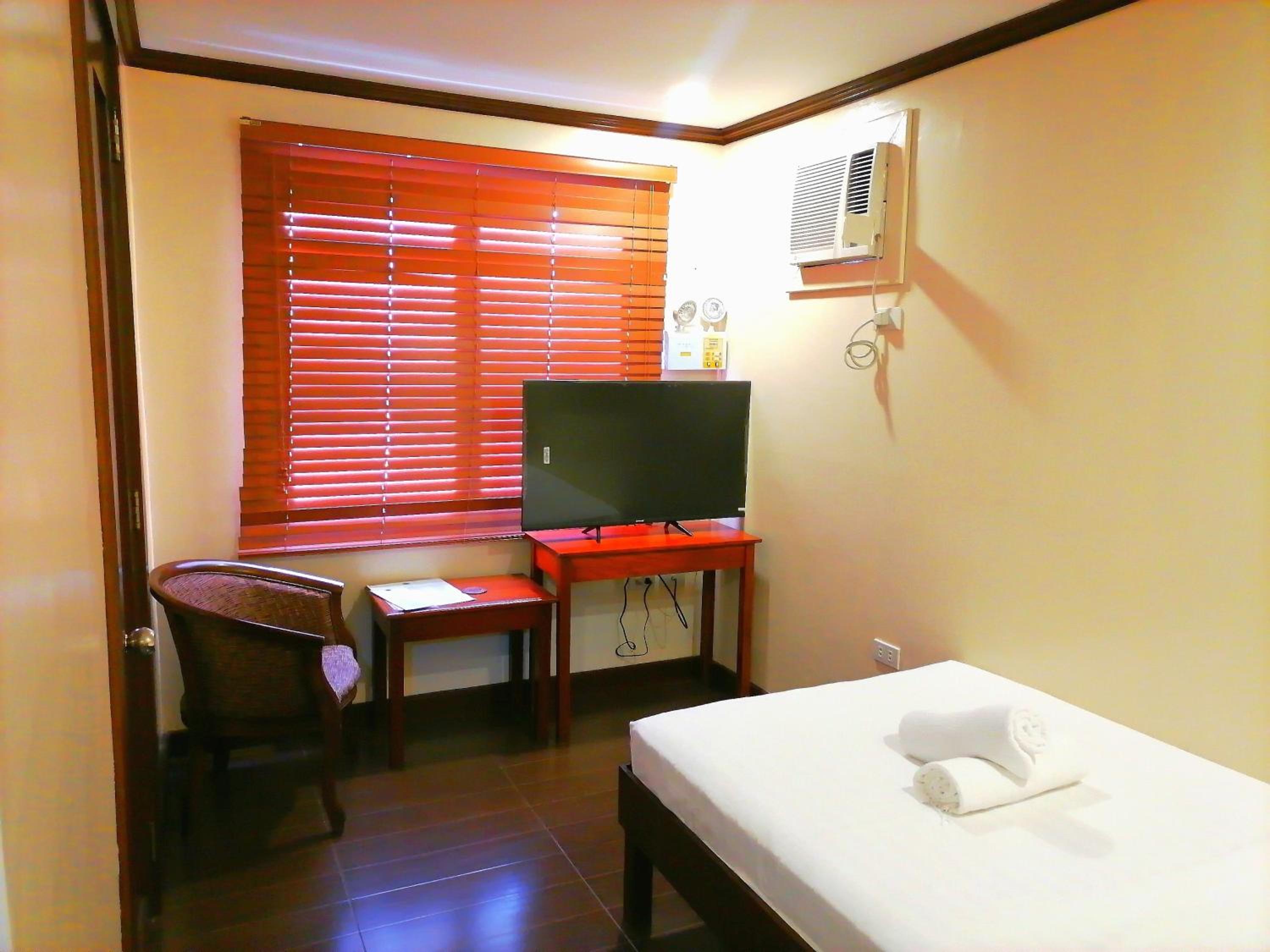 Single Room - Photo 2