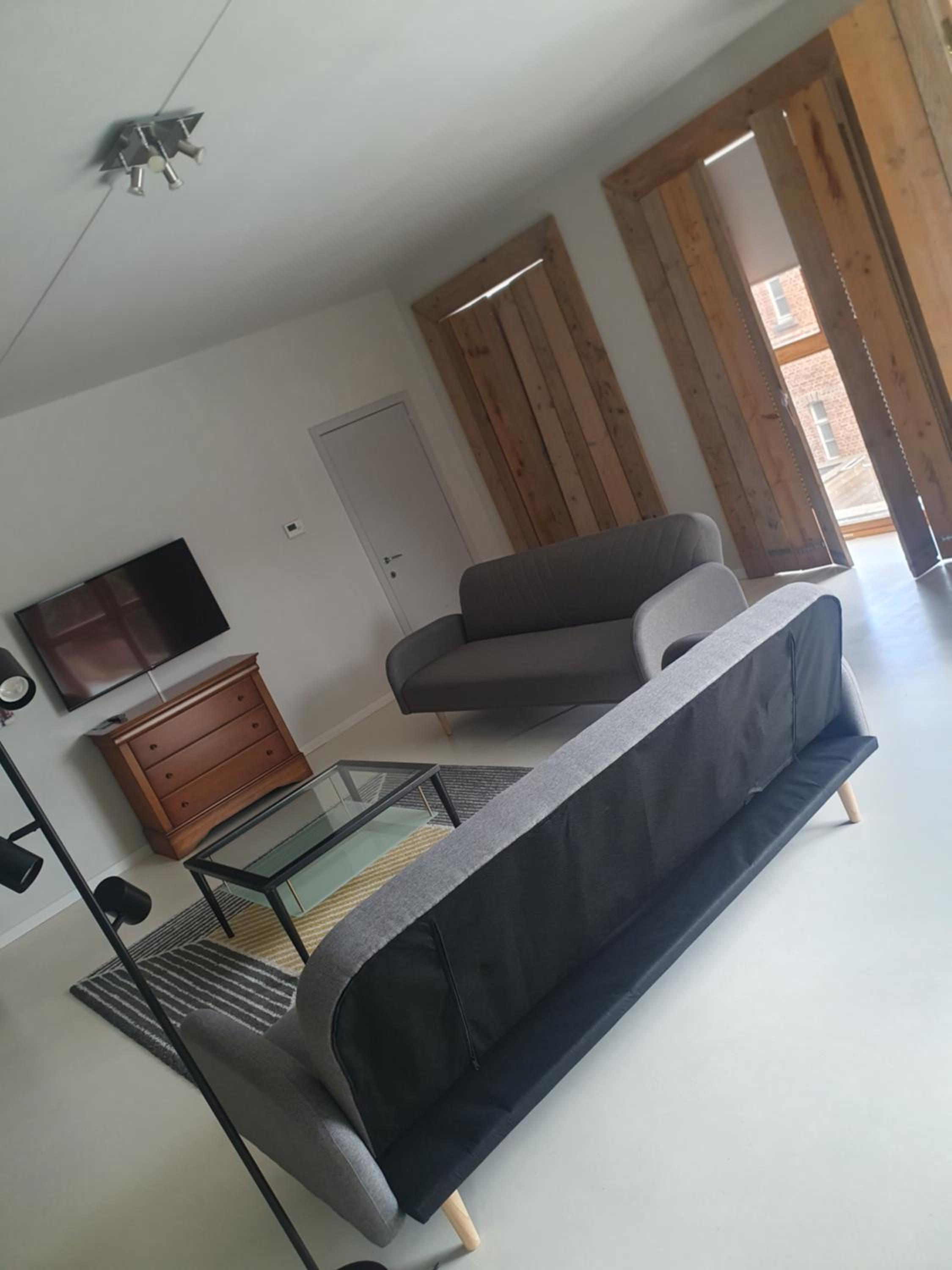 Large Double Room - Photo 1