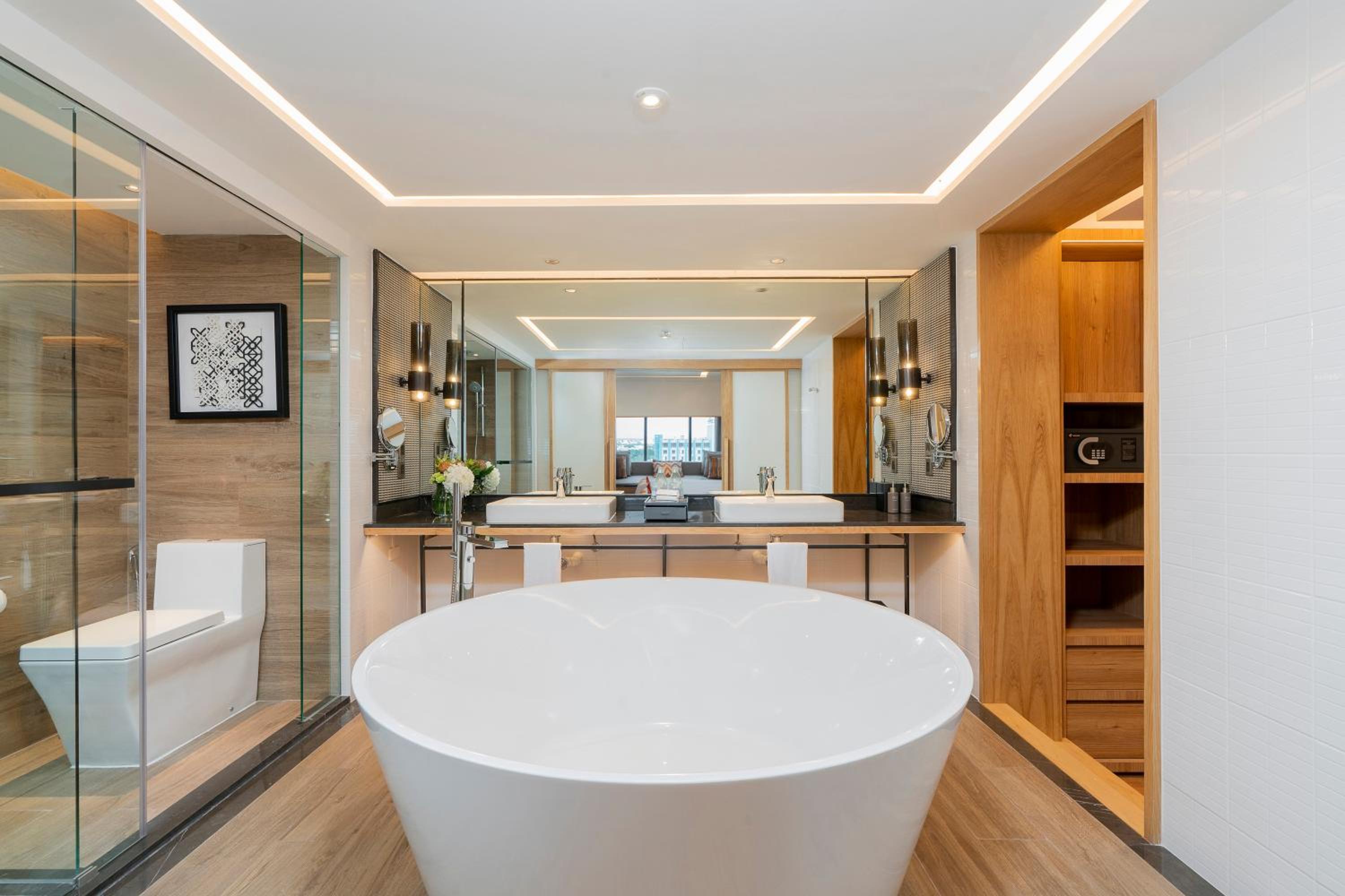 The Level Suite - Photo 10