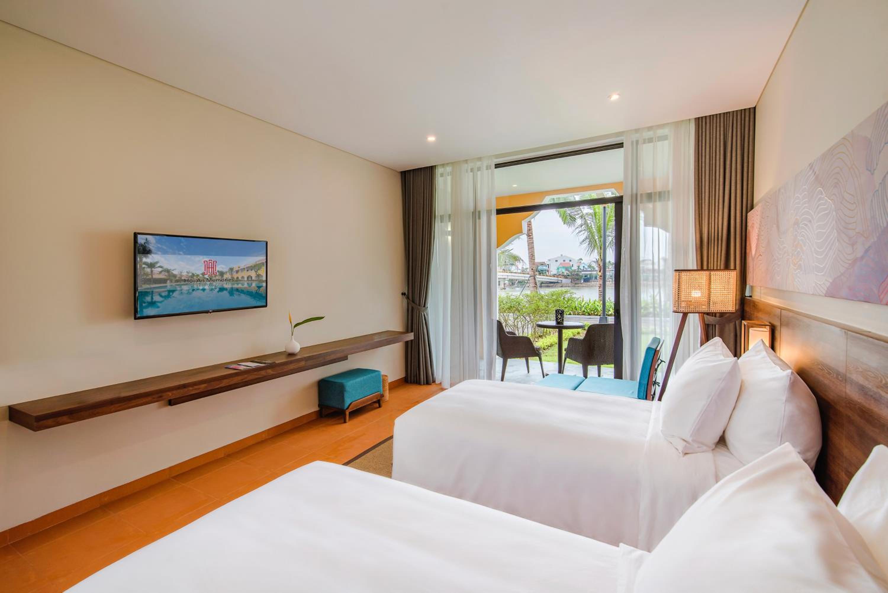 Premier Twin Room with River View - Photo 4