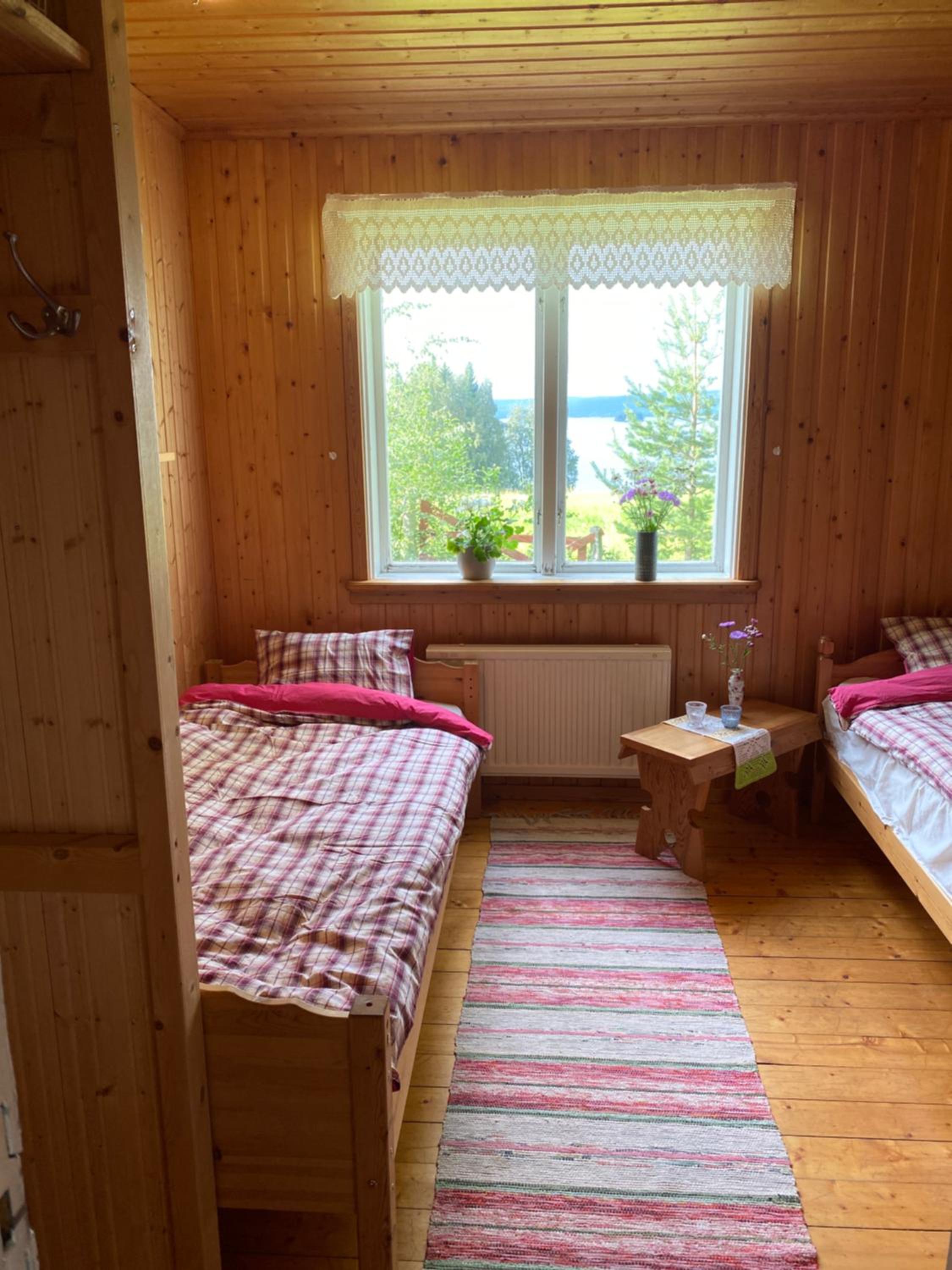 Three-Bedroom Vacation Home  photo 2