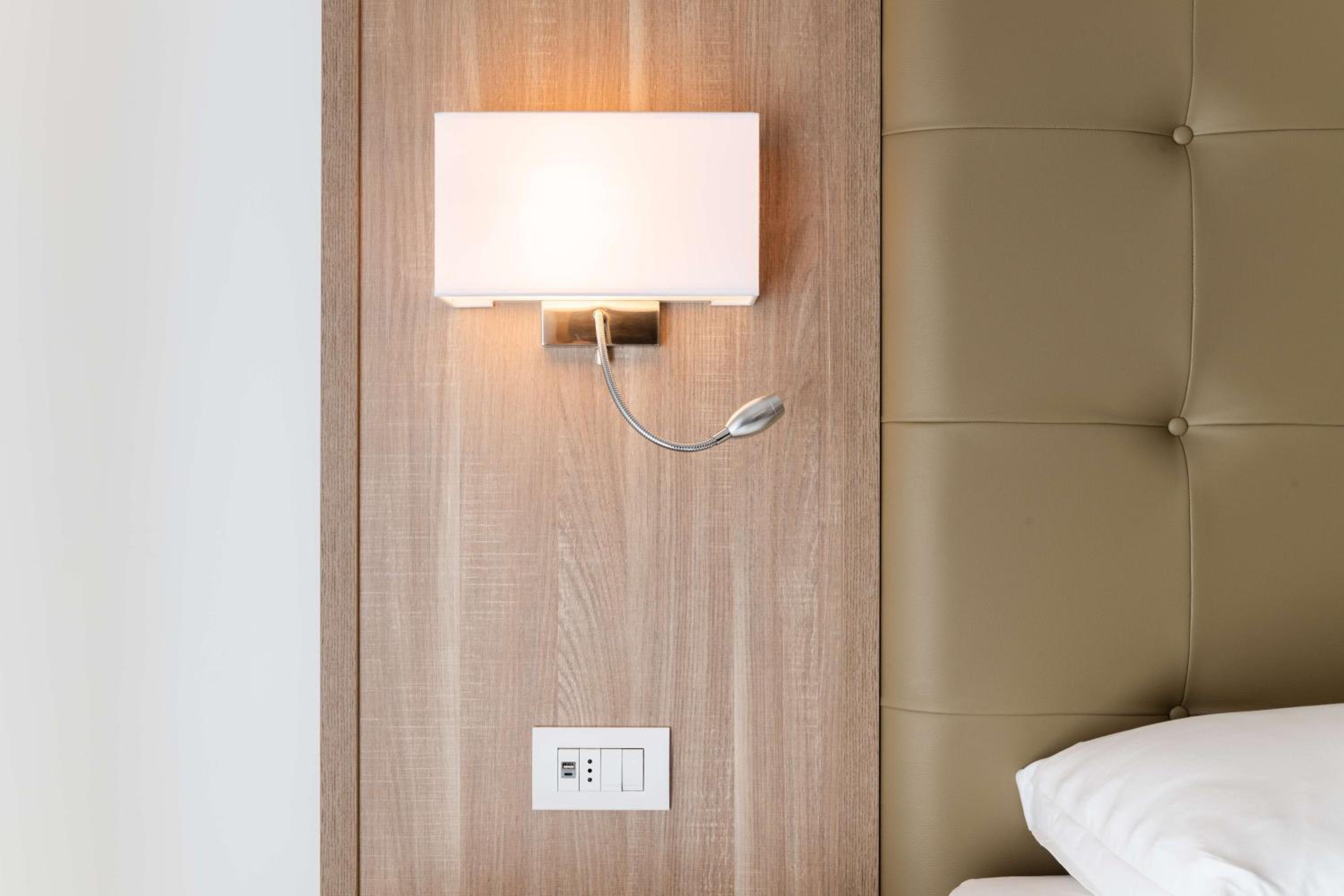 Double or Twin Room - Photo 13