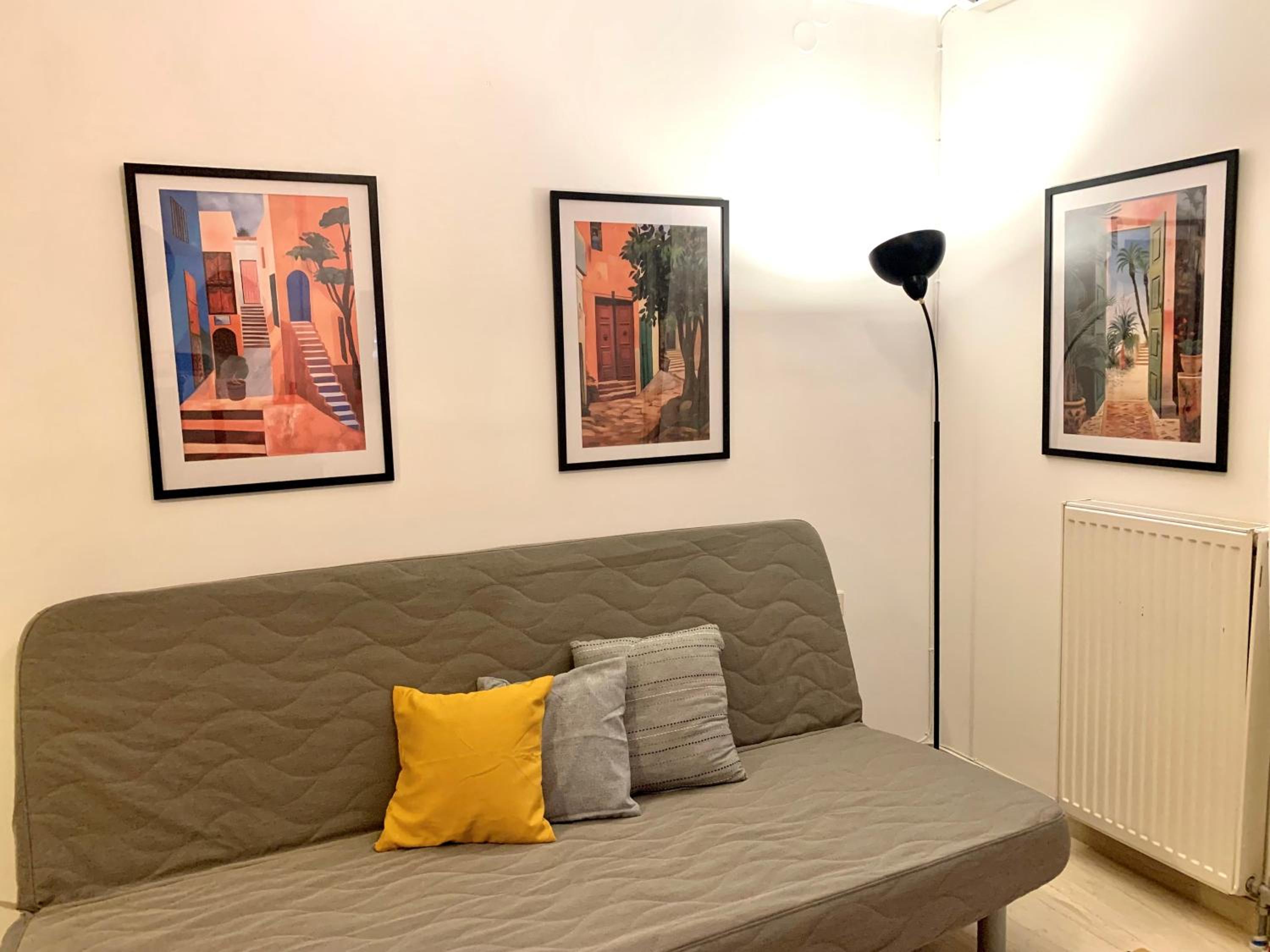 One-Bedroom Apartment photo 1