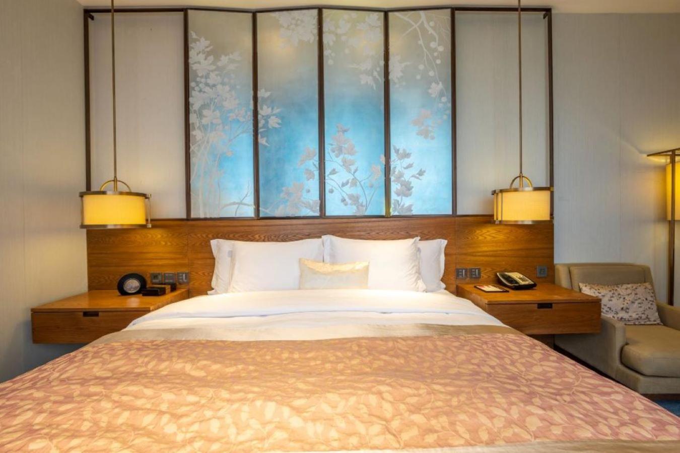 Premium King Room