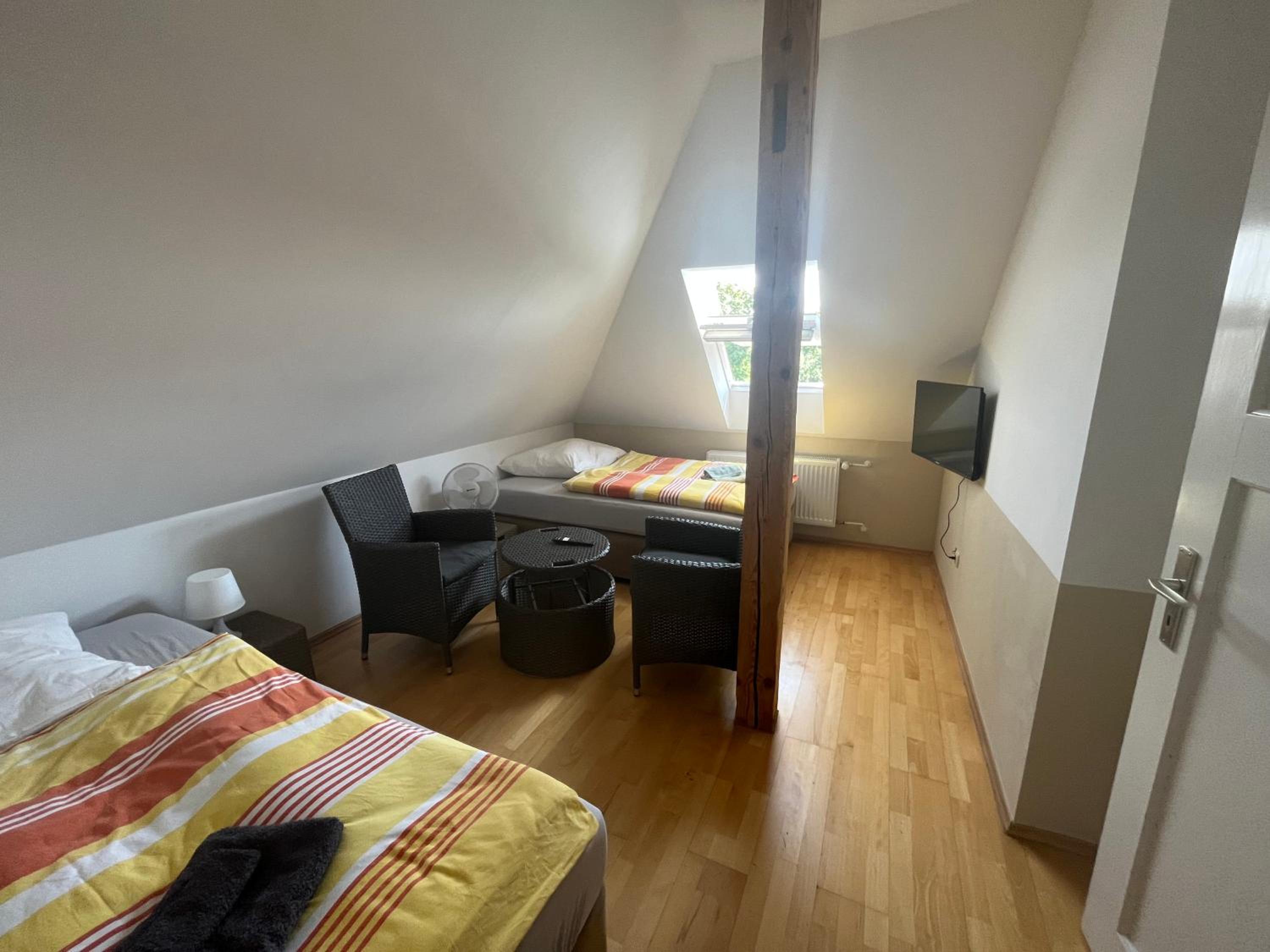 Large Twin Room photo 1