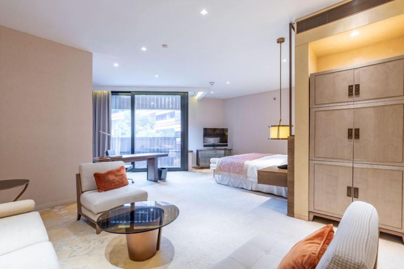 Junior King Suite
