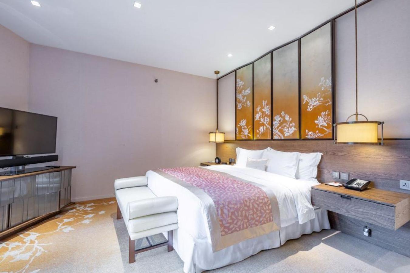 Junior King Suite