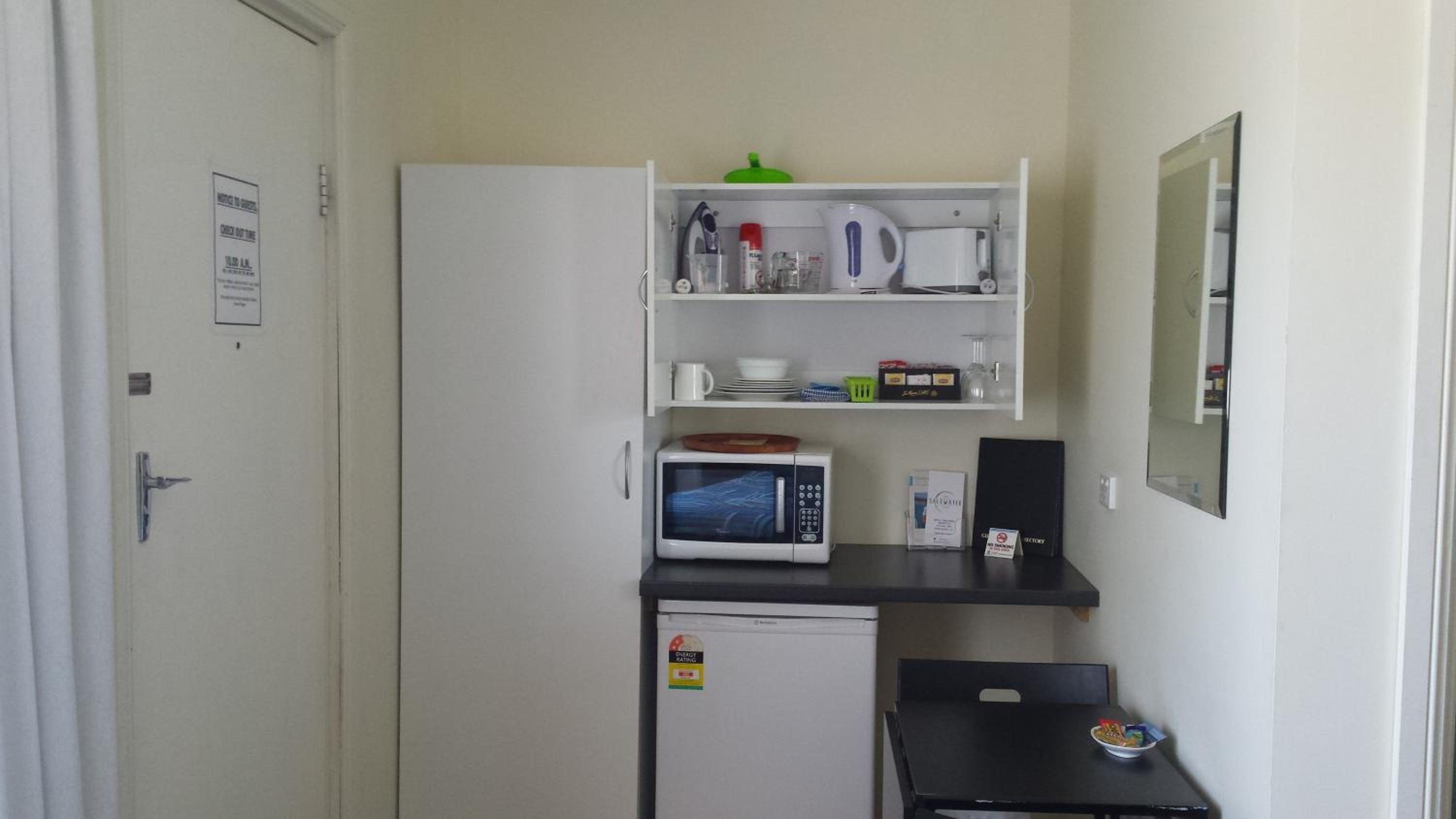 Queen Room photo 2