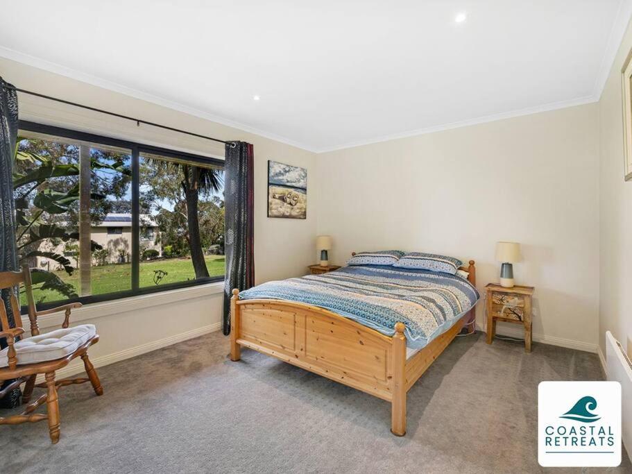 Five-Bedroom House photo 3