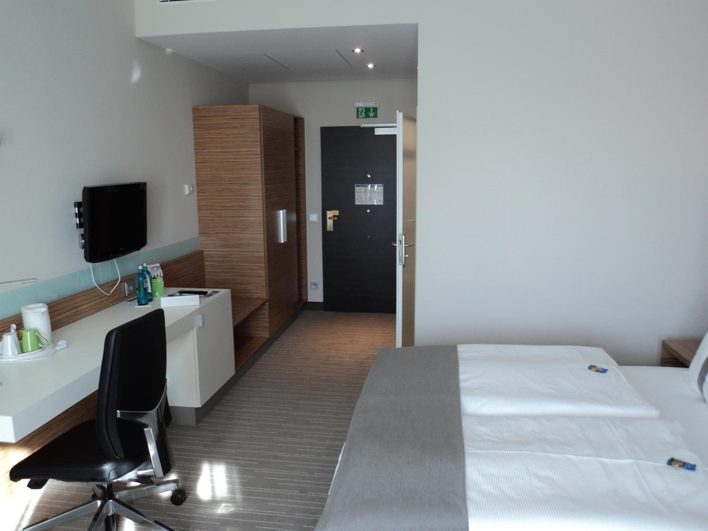 Double Room - Disability Access photo 3