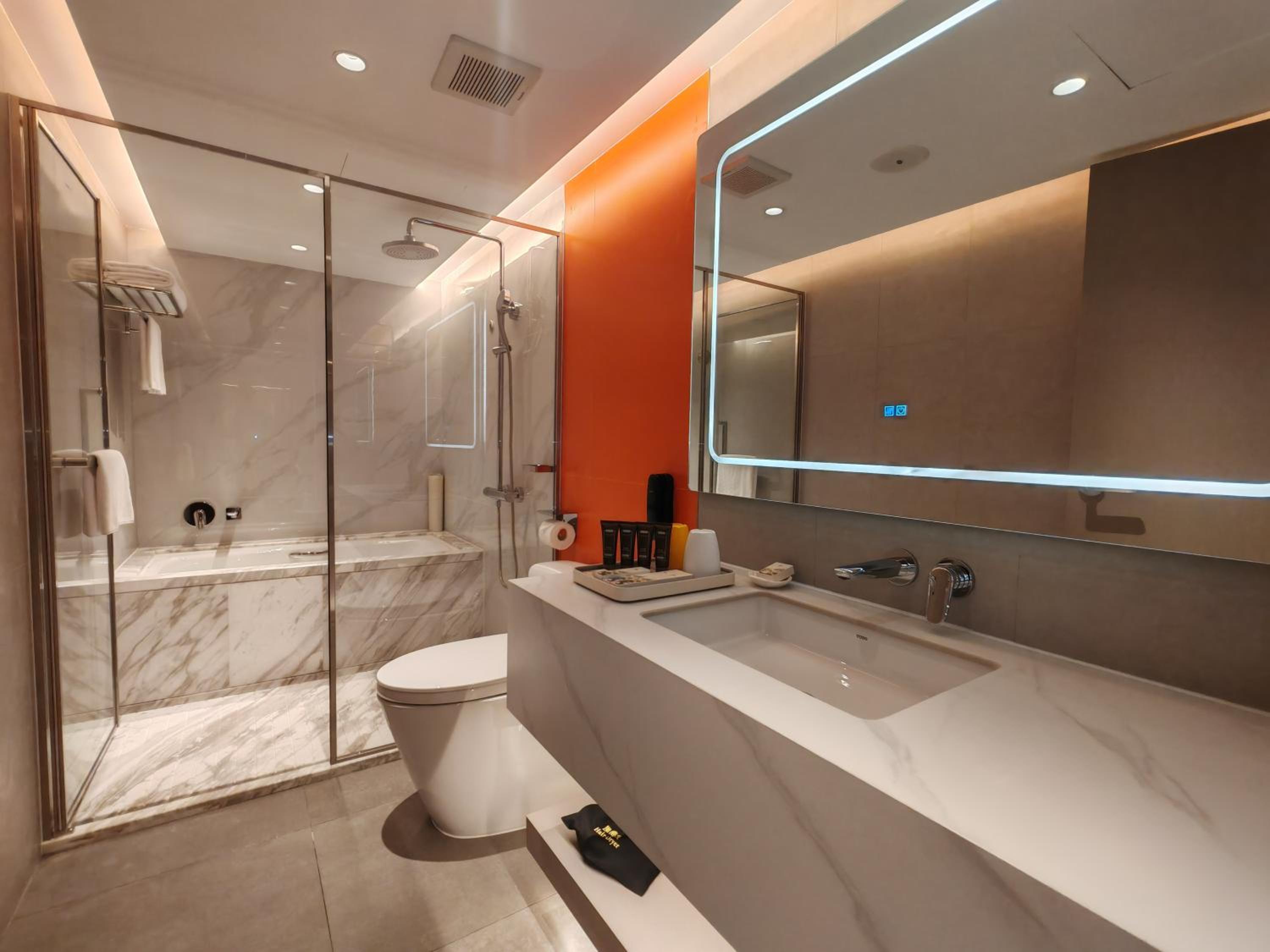 Comfort Triple Room ----- Exclusive Deluxe Room B with Extra Bed - Photo 4