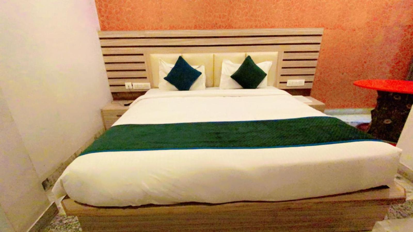 Deluxe Room - Photo 3