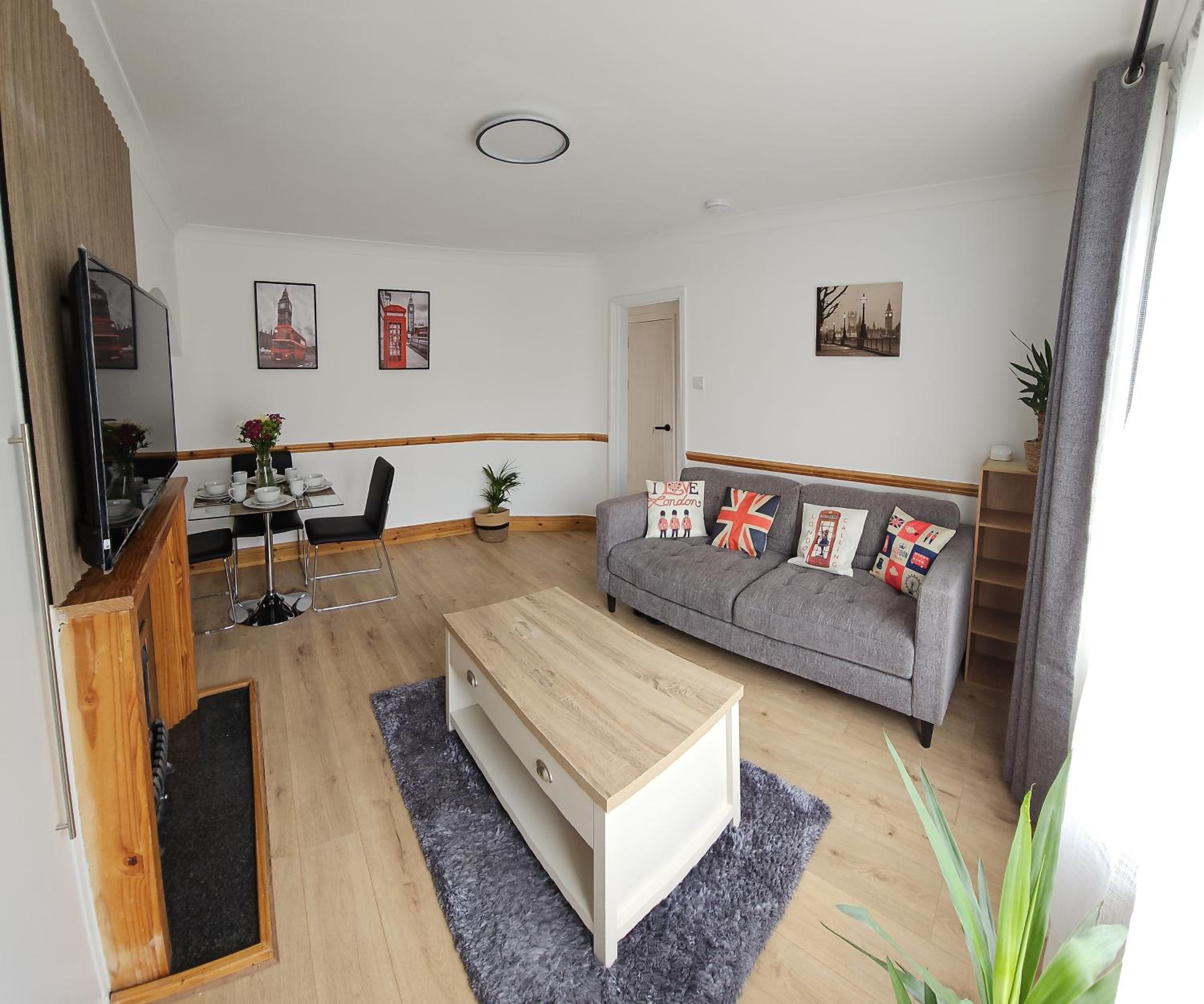 Four-Bedroom House photo 1