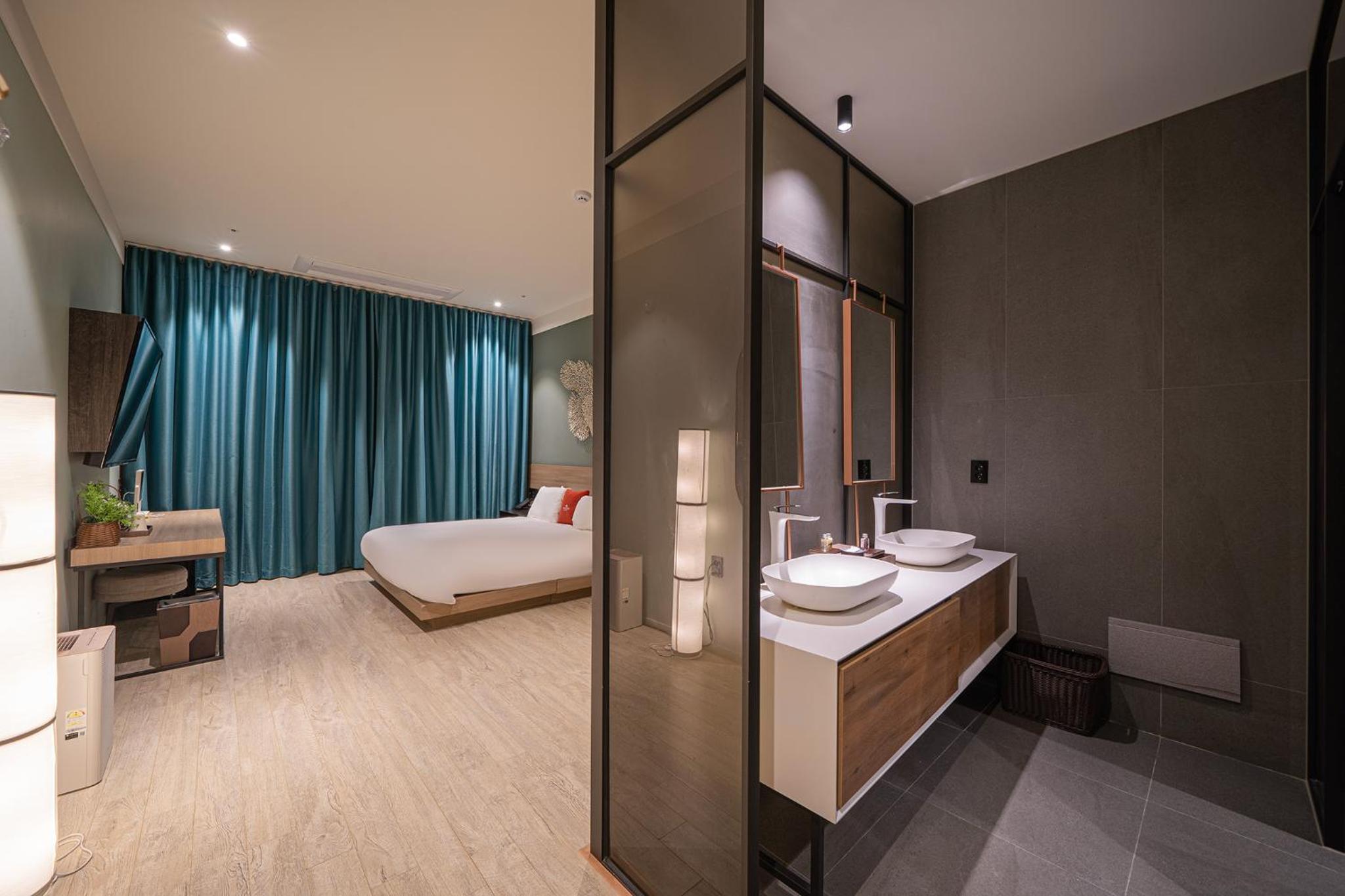 Deluxe Double Room photo 3