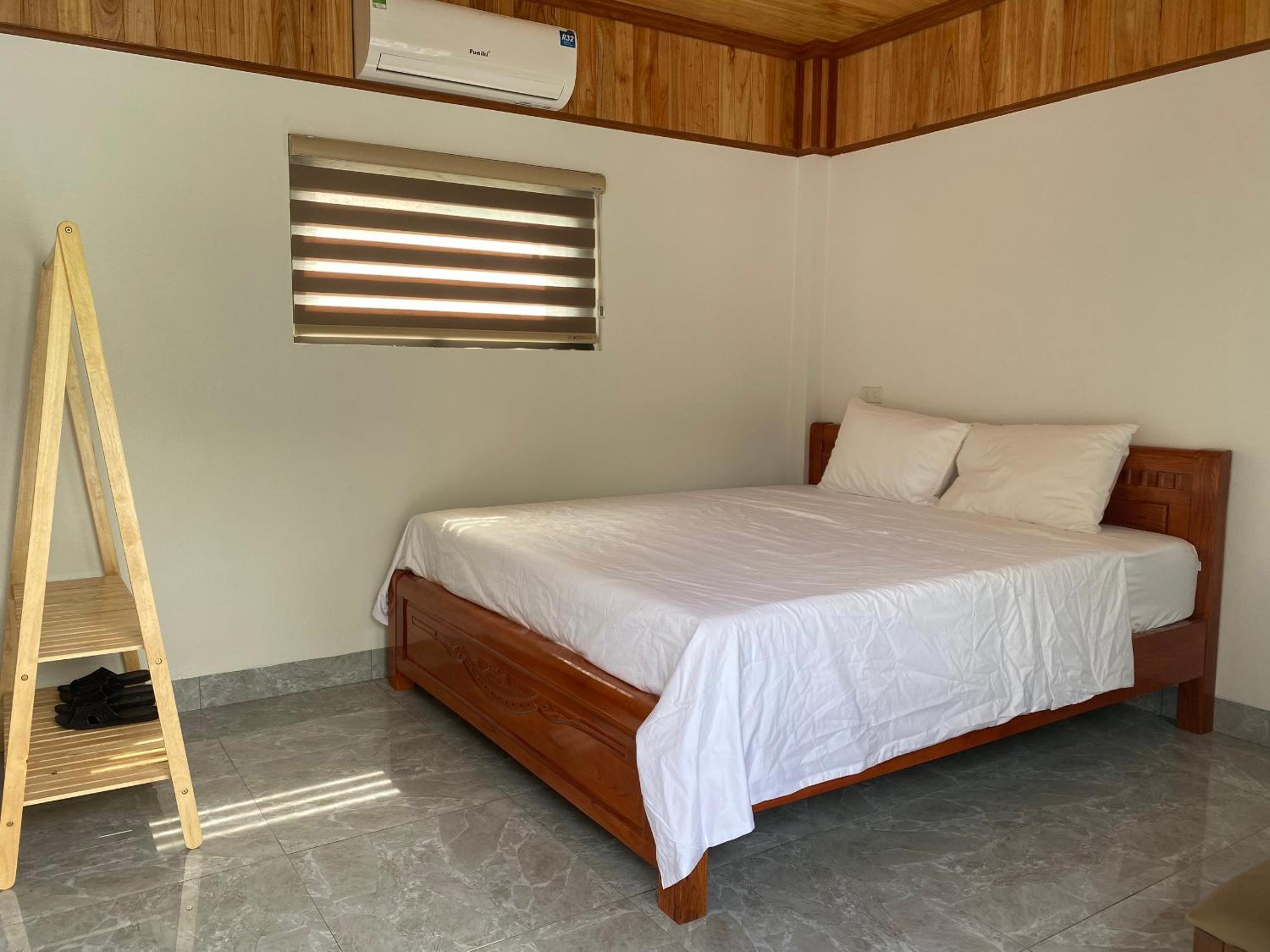 King Room with Pool View photo 2