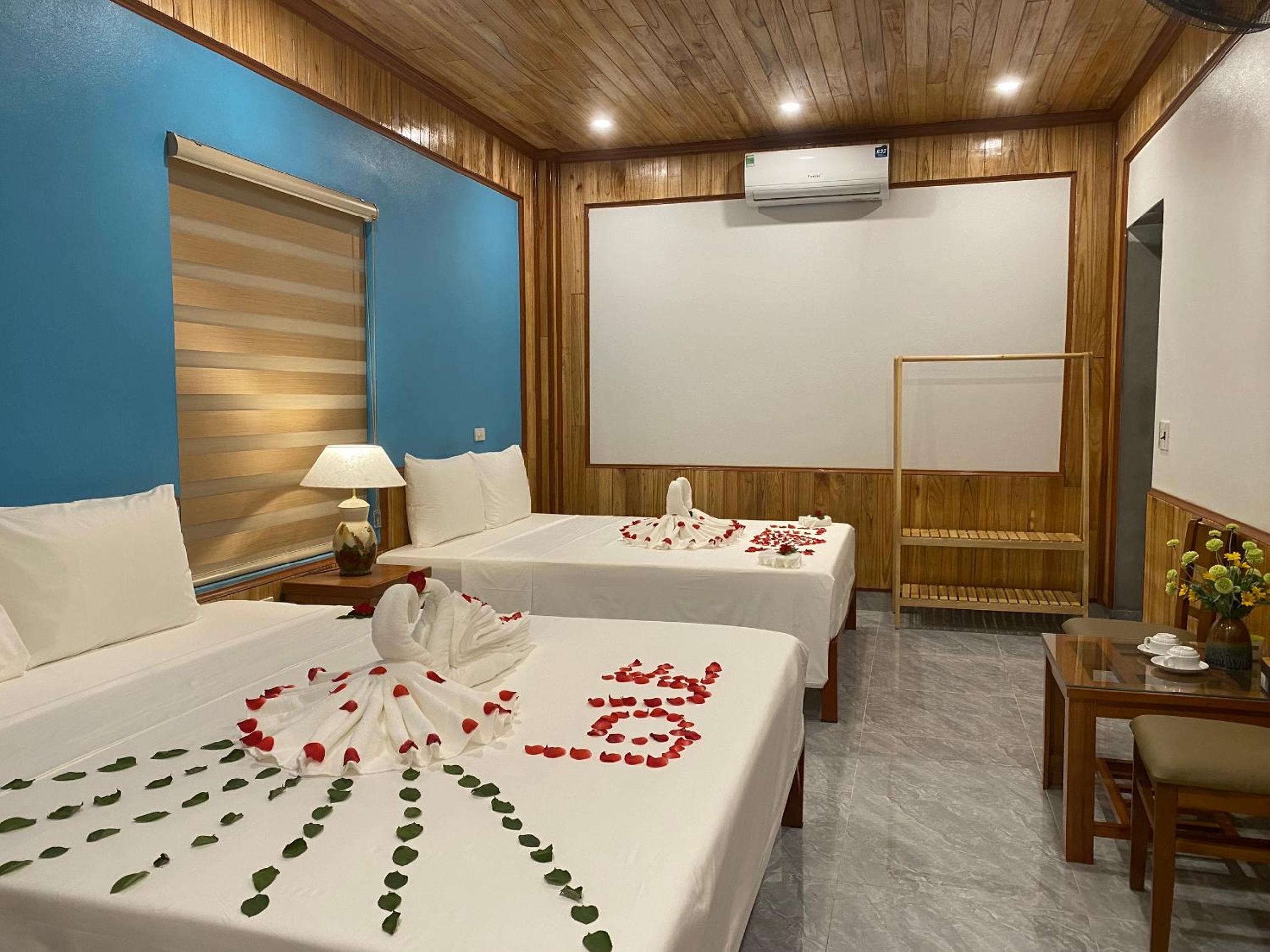 Superior Queen Room with Two Queen Beds photo 1