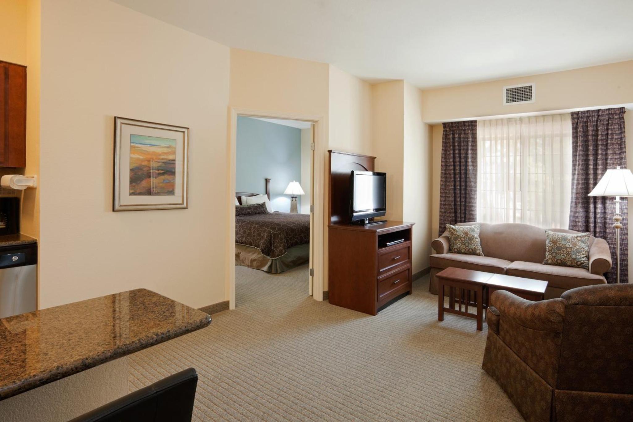One-Bedroom Queen Suite -Non-Smoking